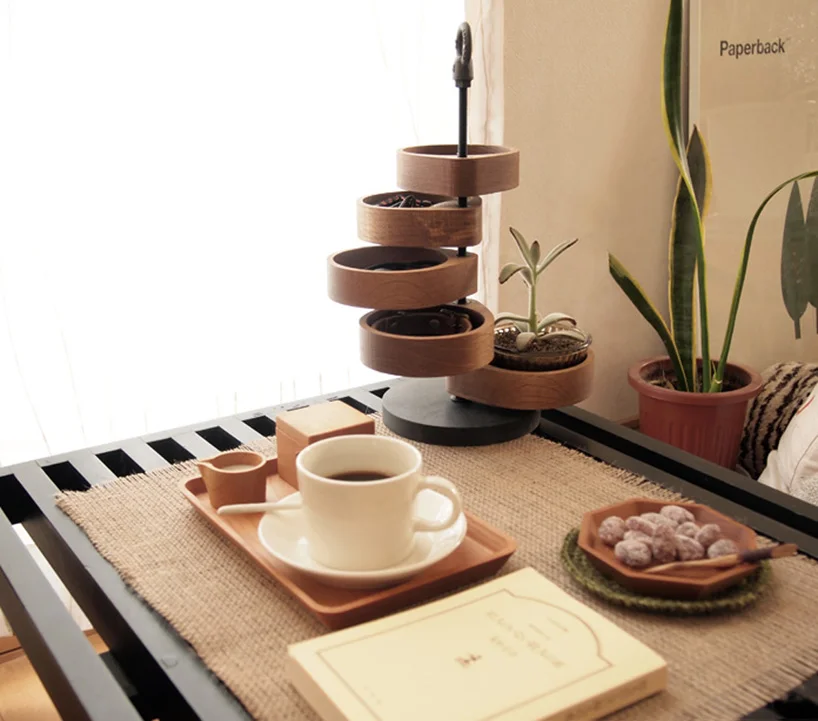 Spiraling Jewelry Organizer by Hitonari