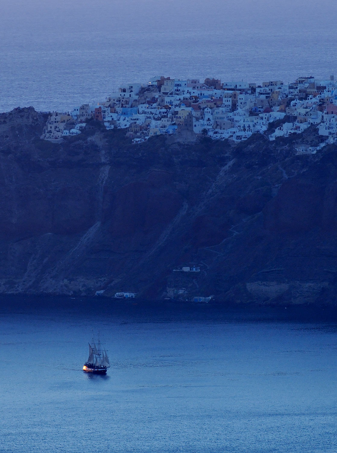  Santorini, Greece (2006) 