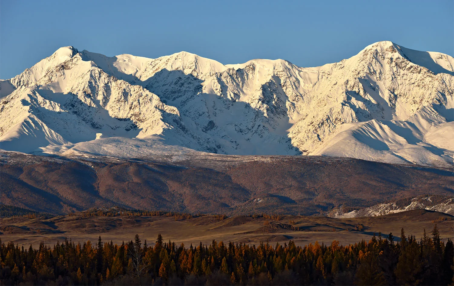 Fremd und ehrfurchgebietend: das Altai-Gebirge