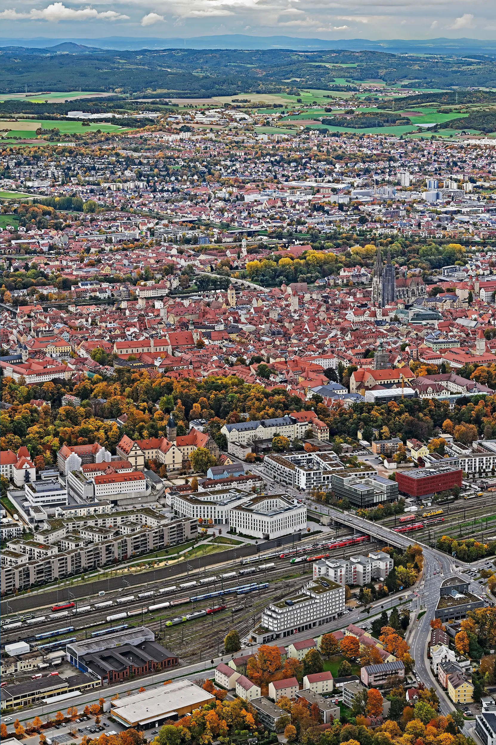 Kumpfmühler Brücke und Jugenberg