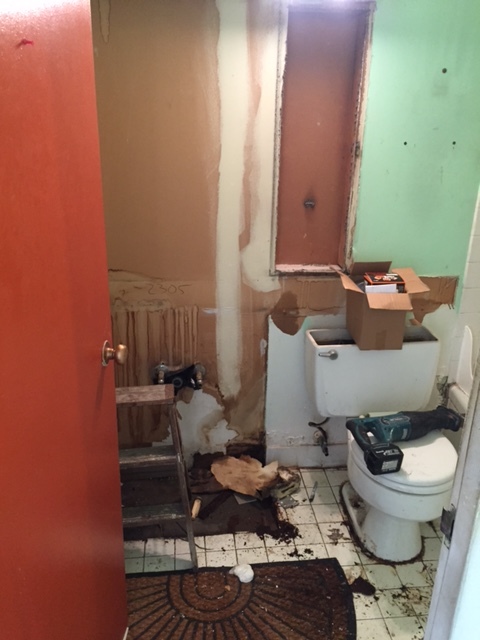 Original Bathroom 2.jpg