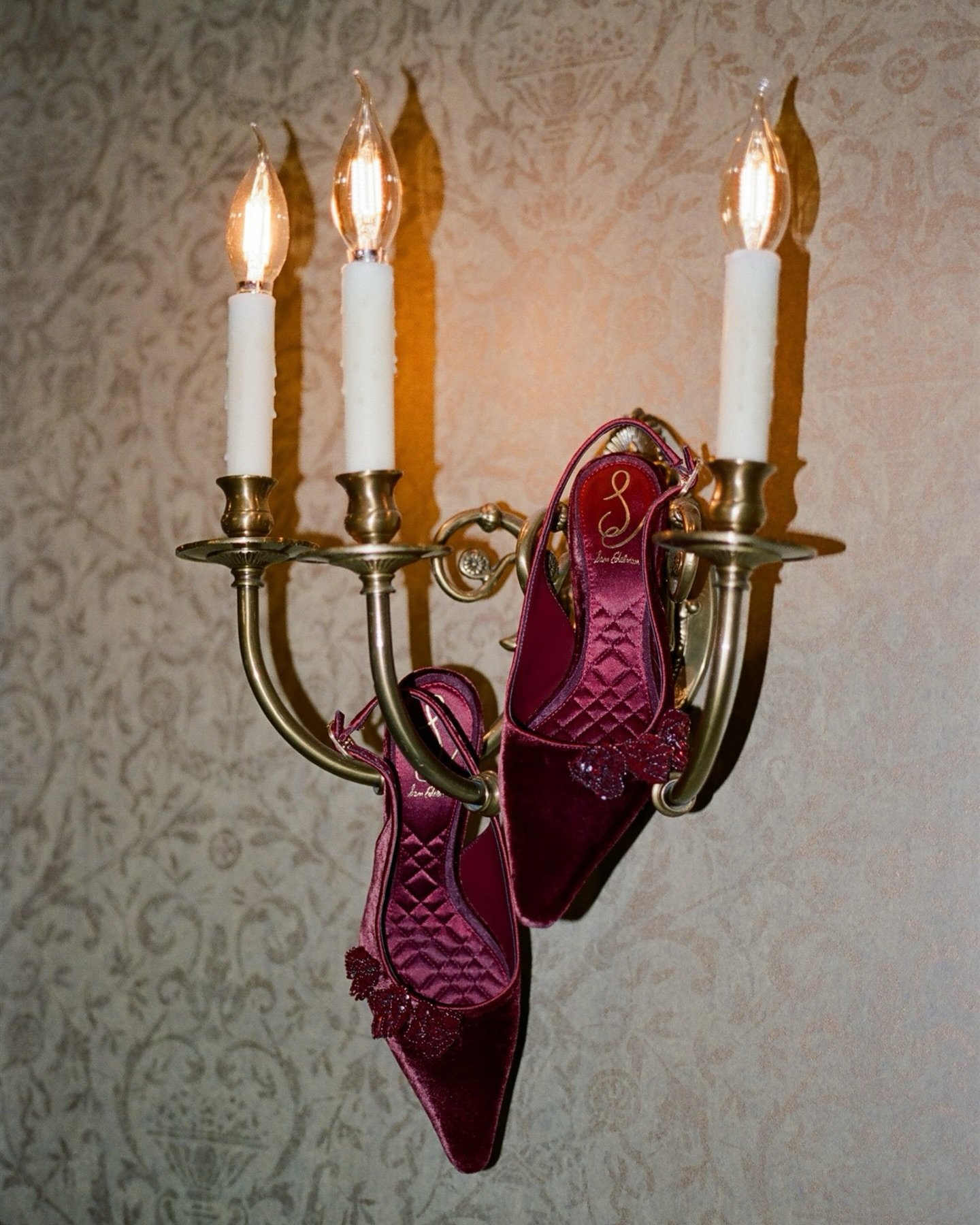 Favorite film moments from the last few weddings of 2025. One of the best decisions I made last year was expanding film coverage to all tiers of my pricing - simply because I was hungry for more creativity and authenticity. And now? Now I&rsquo;m hun