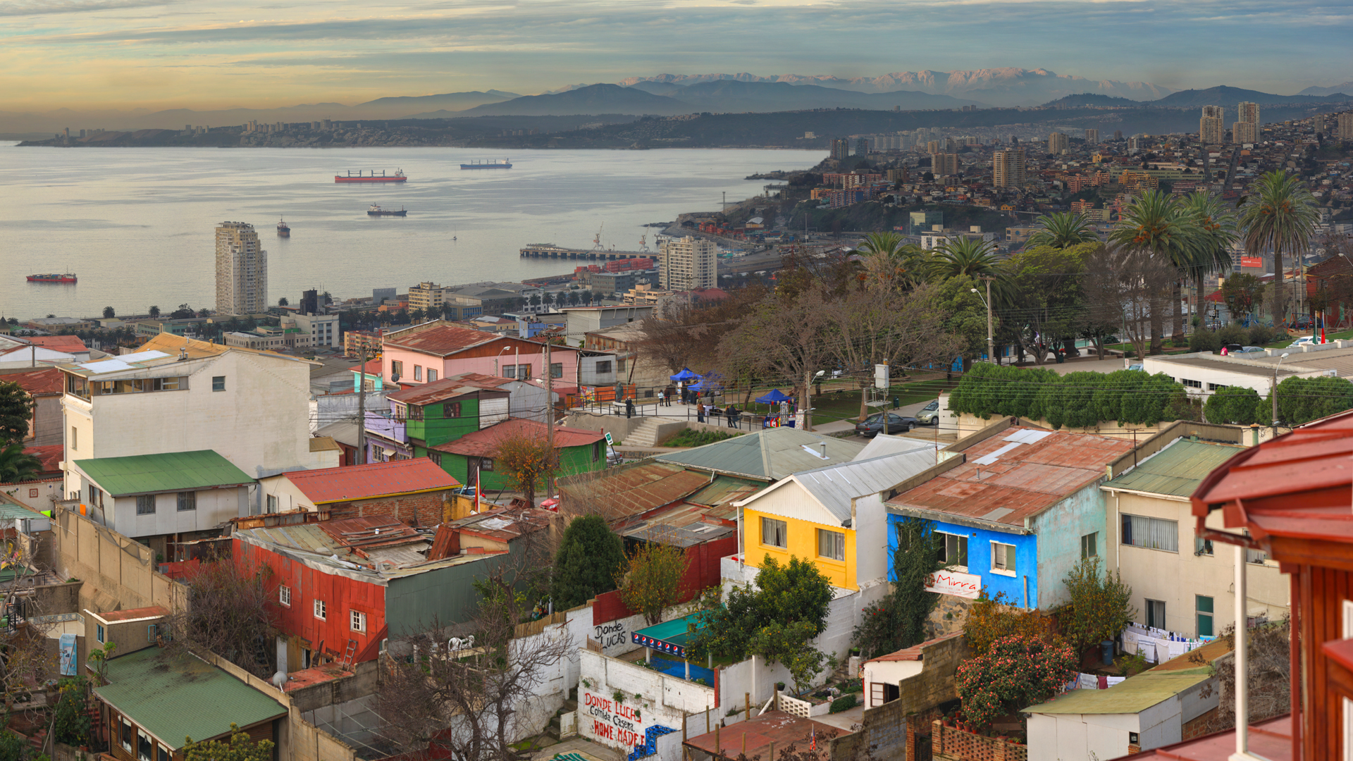 Valparaiso Right side