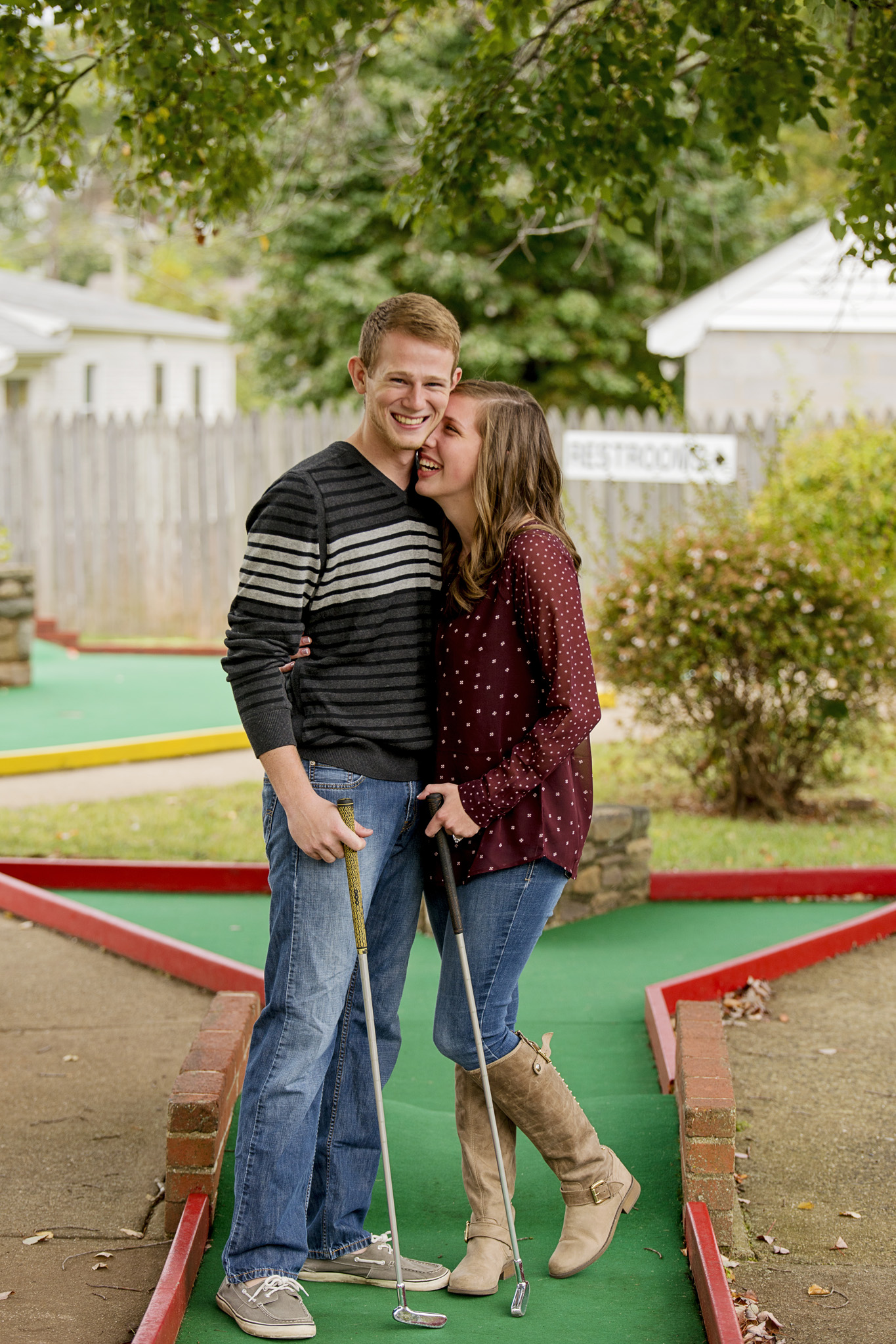 minigolf_engagement_session_lynchburg_virginia_puttputt_photos001.jpg