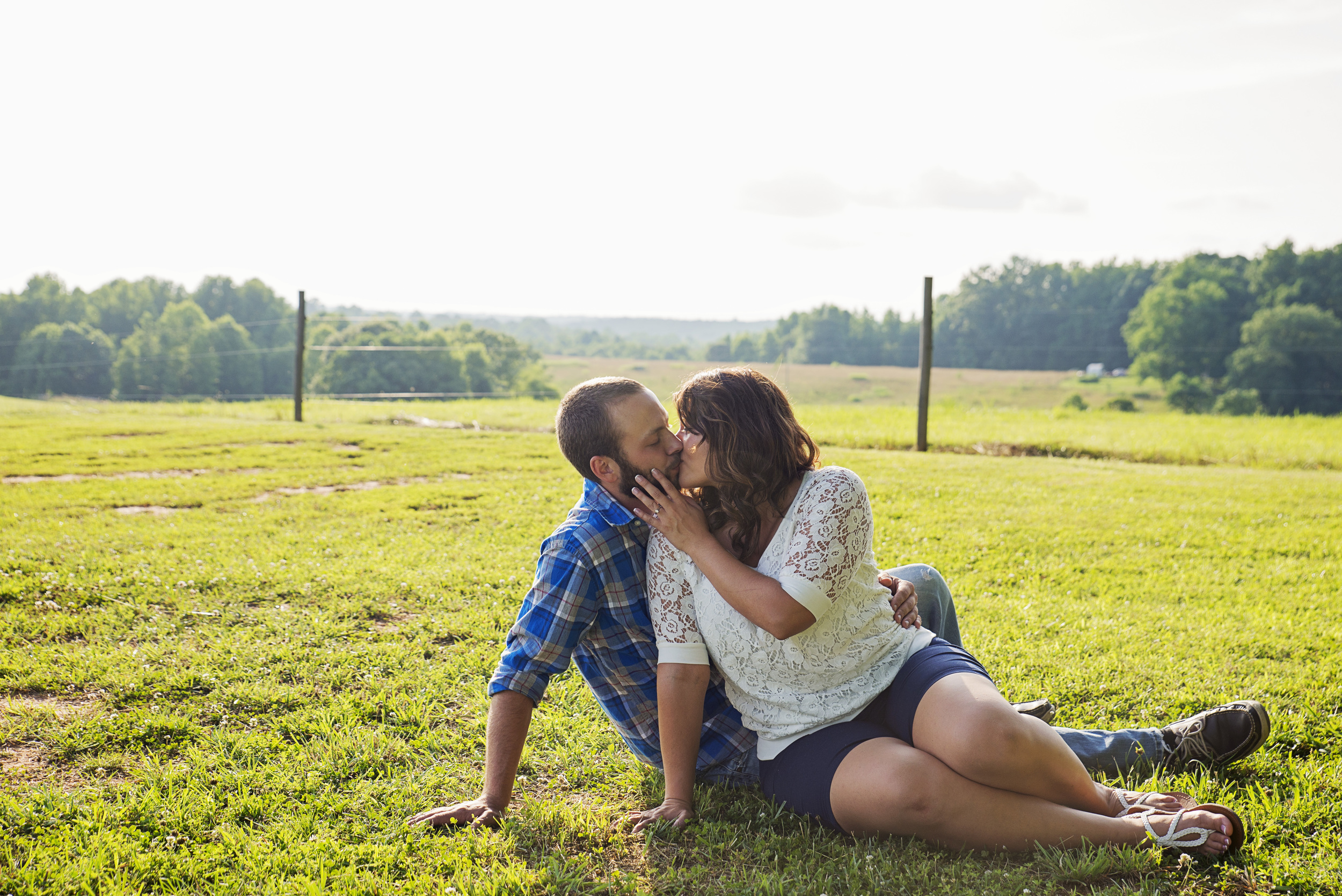 rustic_vintage_barn_engagement_session_north_carolina_lynchburg_va010.jpg