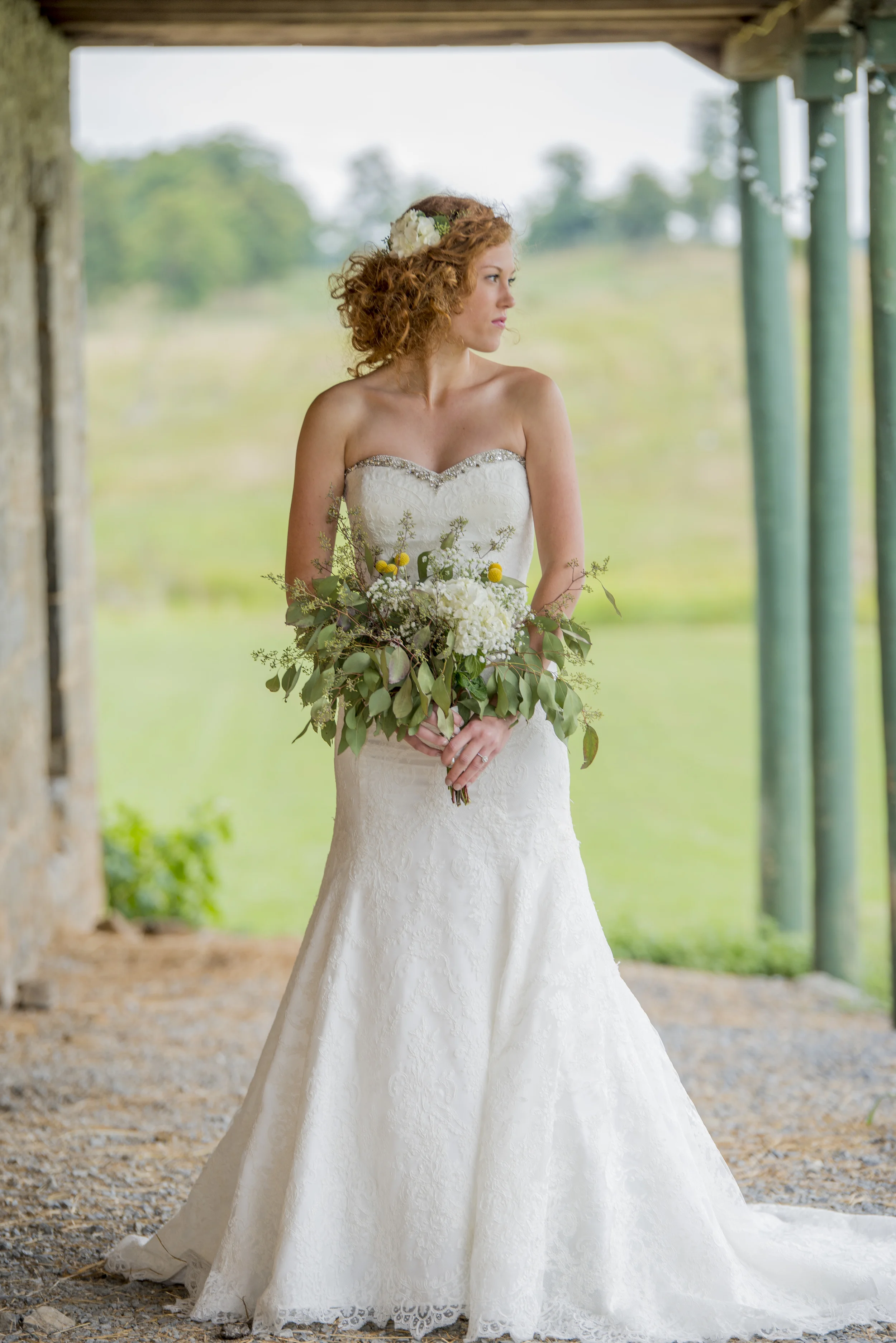 rustic_chic_farm_field__barn_wedding_lynchburg_va005.jpg