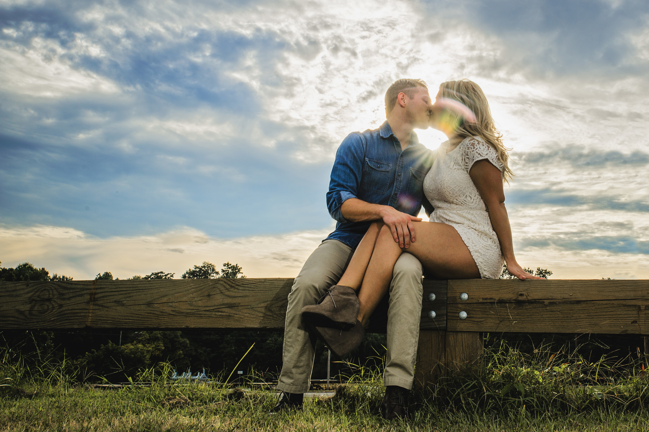 balloons_greenhouse_farm_engagement_session_lynchburg_va013.jpg