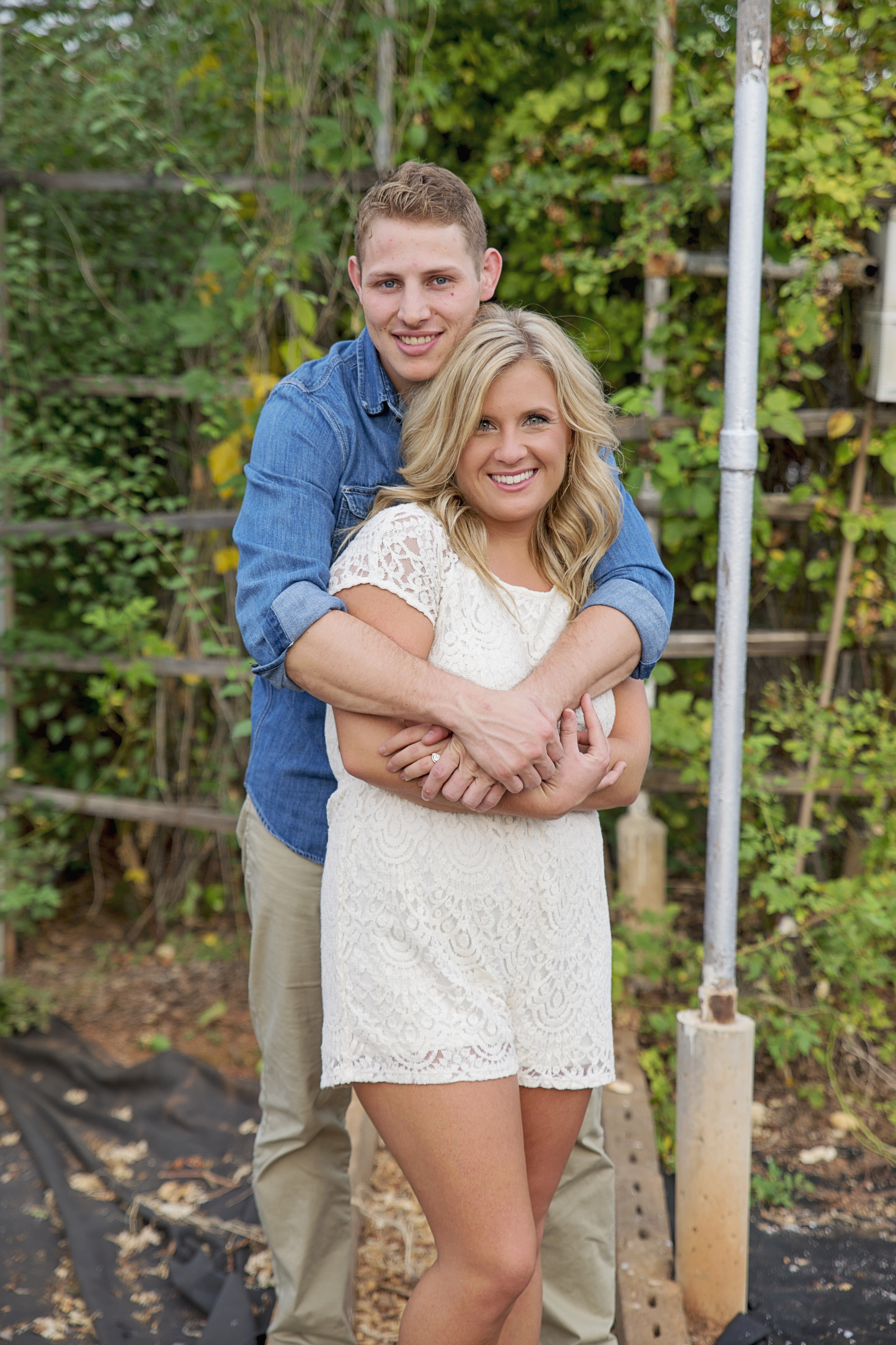 balloons_greenhouse_farm_engagement_session_lynchburg_va018.jpg