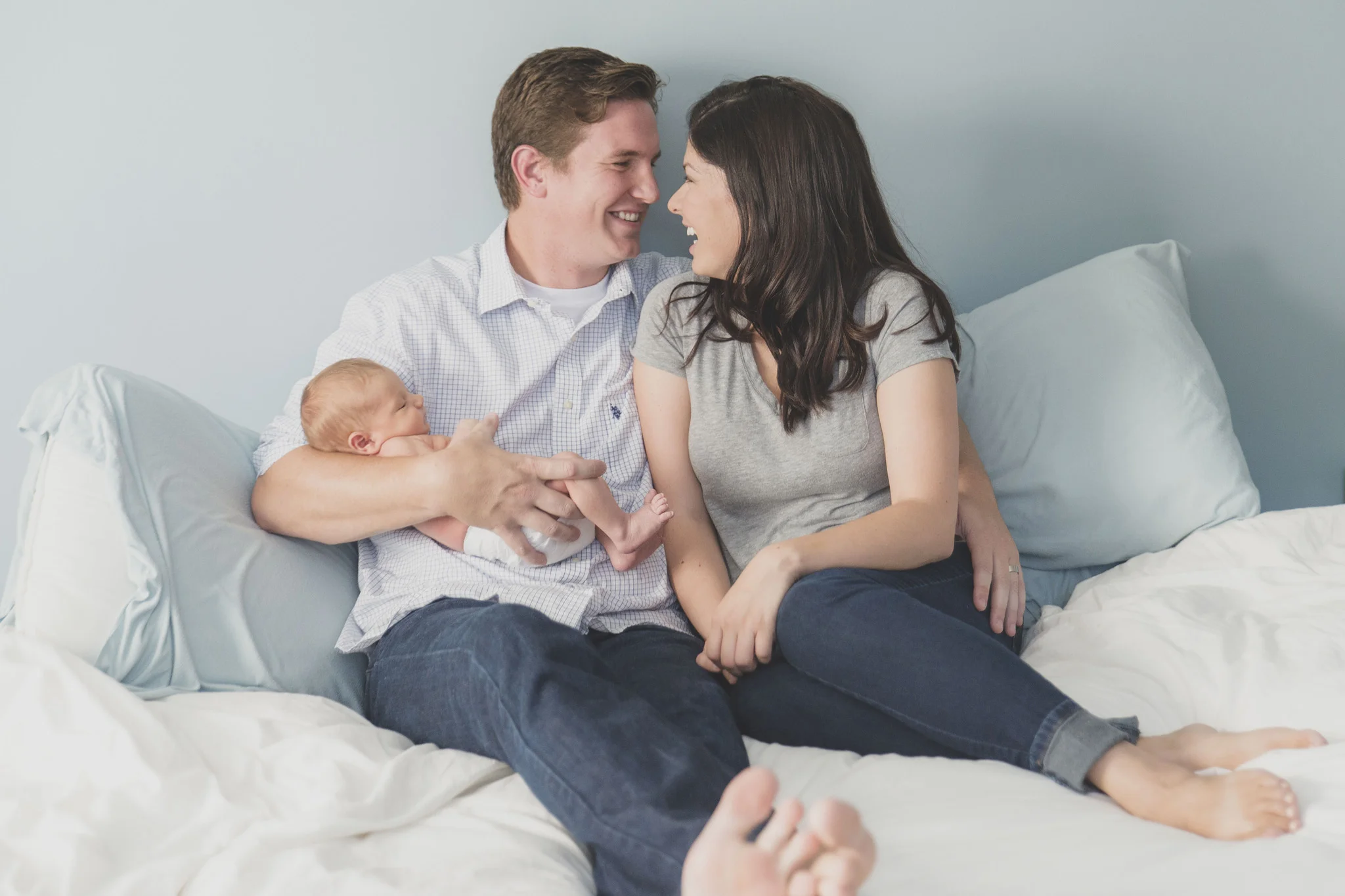 lifestyle_session_newborn_family_home_lynhcburg_va_photographers002.jpg