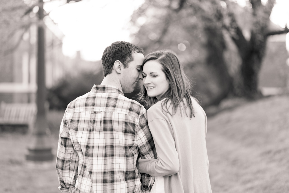 charlotsville.va.engagement.session.uva.dog.love.spring.blooms255.jpg