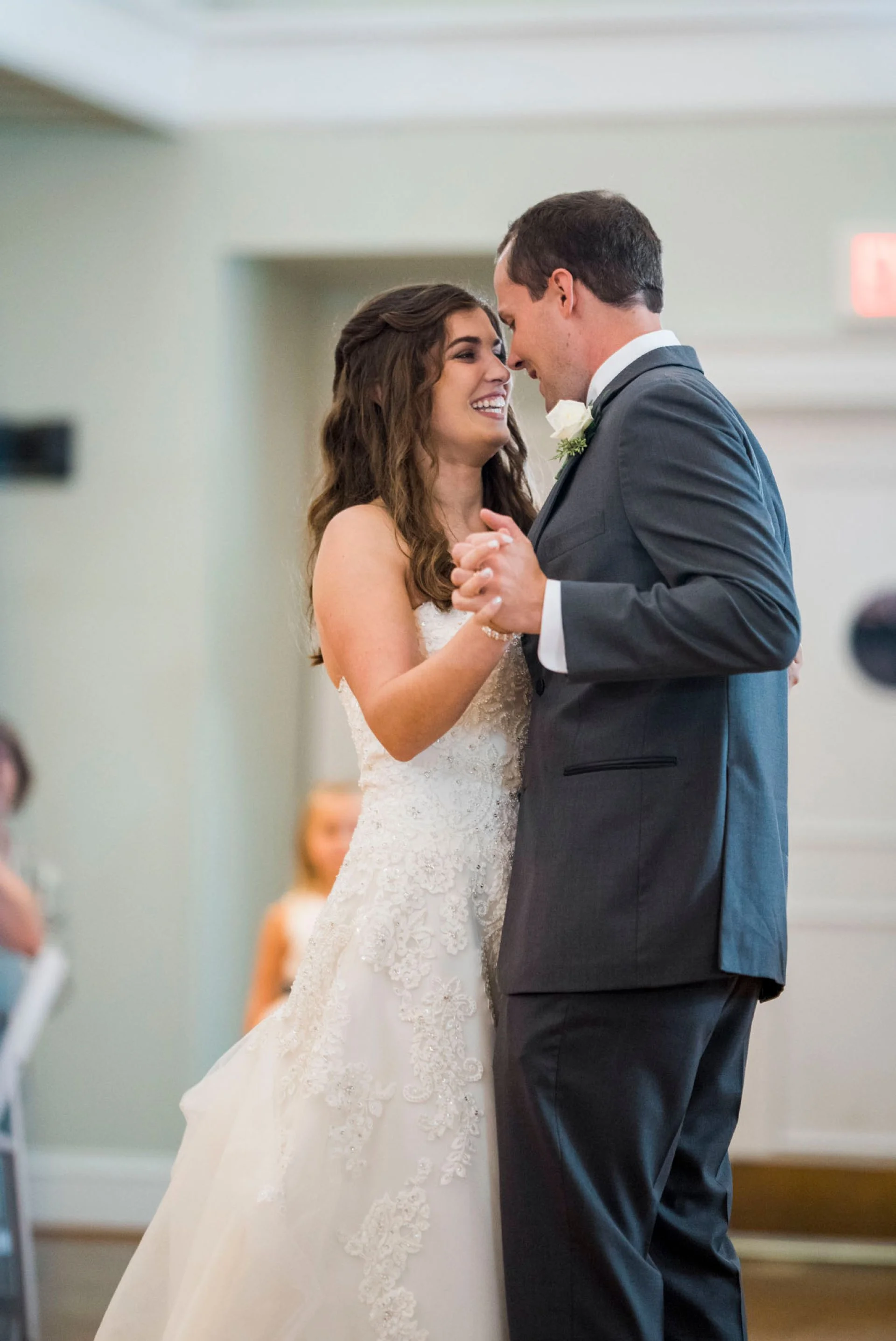 roanokecountryclub_virginiaweddingphotographer 93.jpg