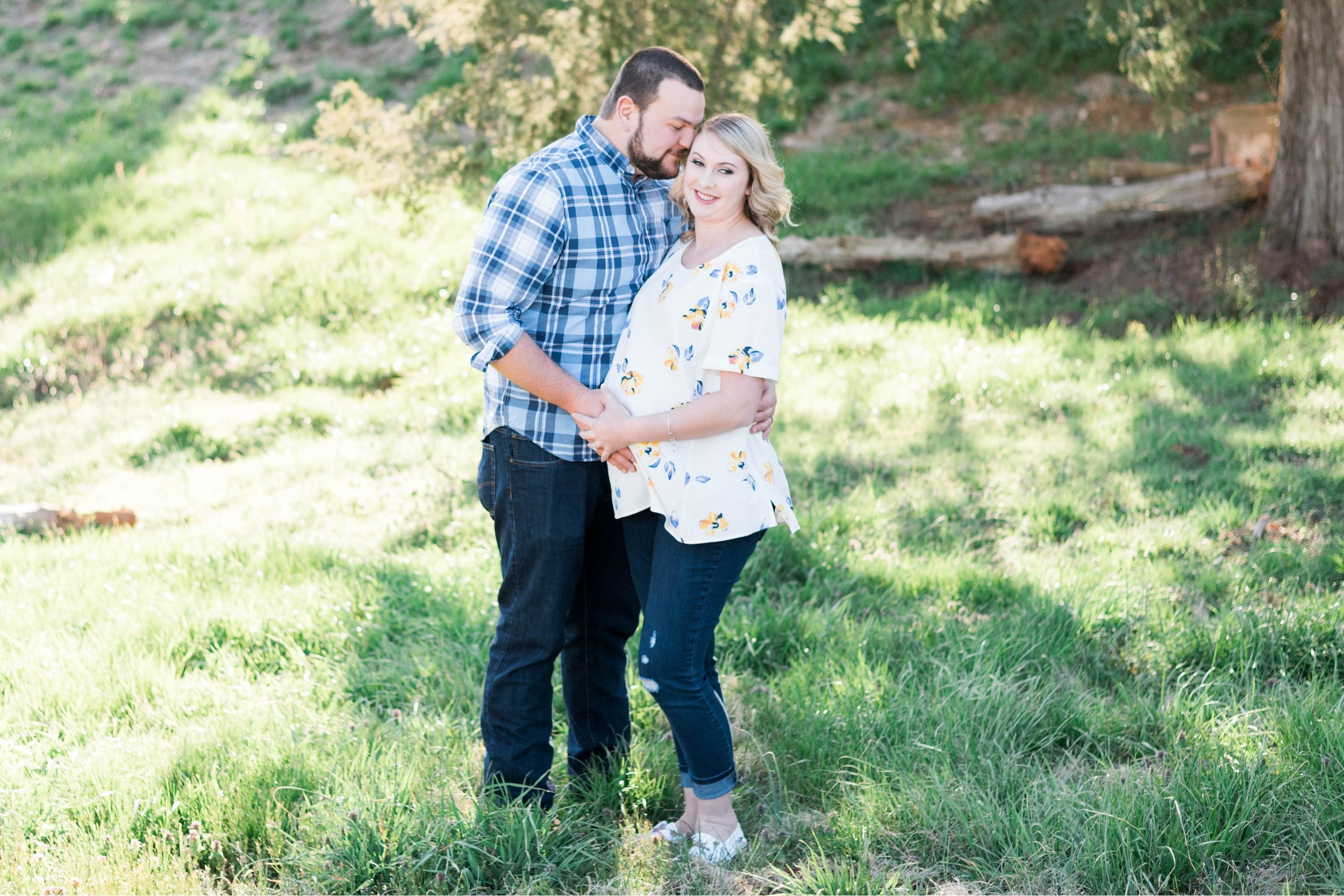 SorellaFarms_Jessica+Dylan_MaternitySession_Virginiaweddingphotographer 3.jpg