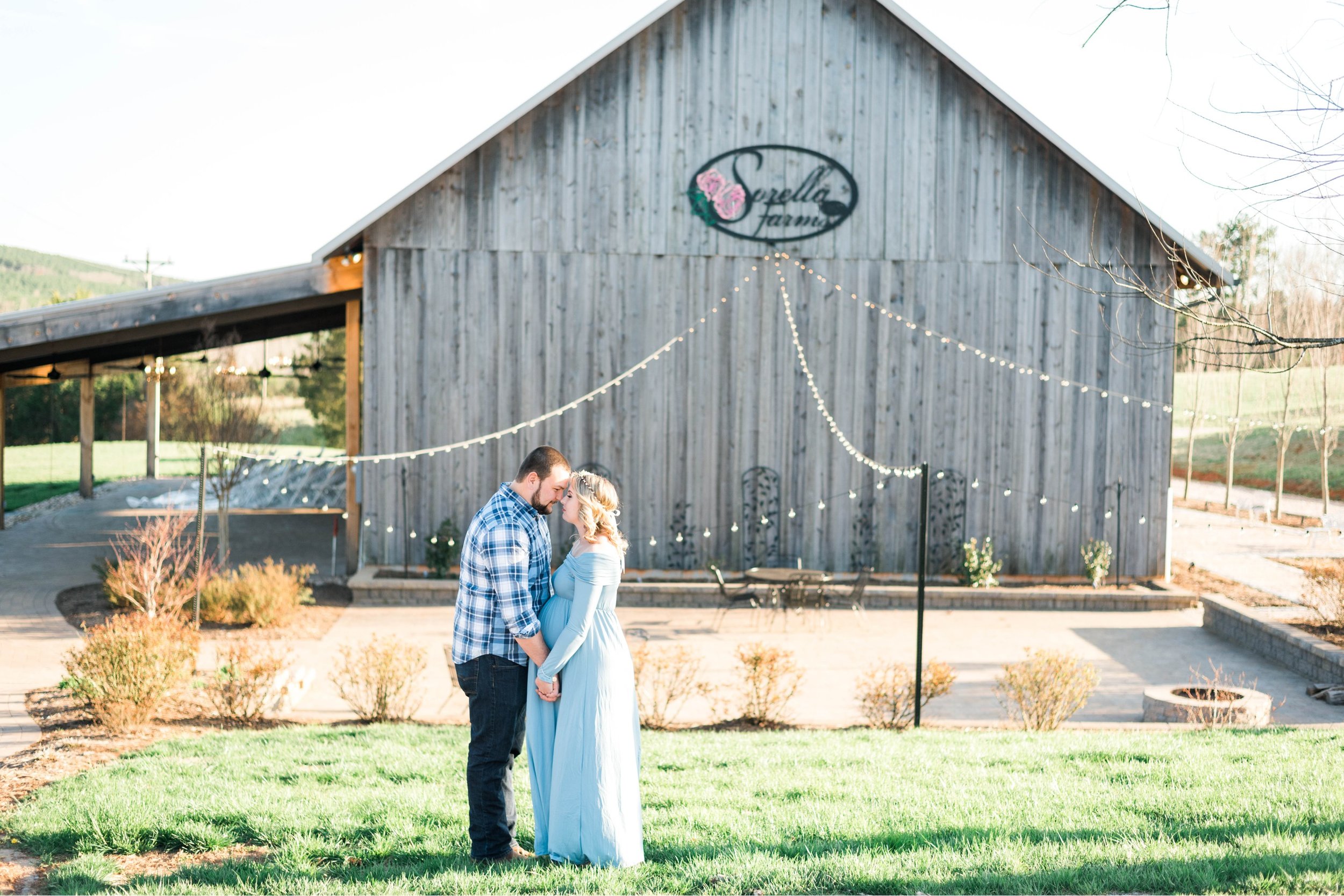 SorellaFarms_Jessica+Dylan_MaternitySession_Virginiaweddingphotographer 14.jpg