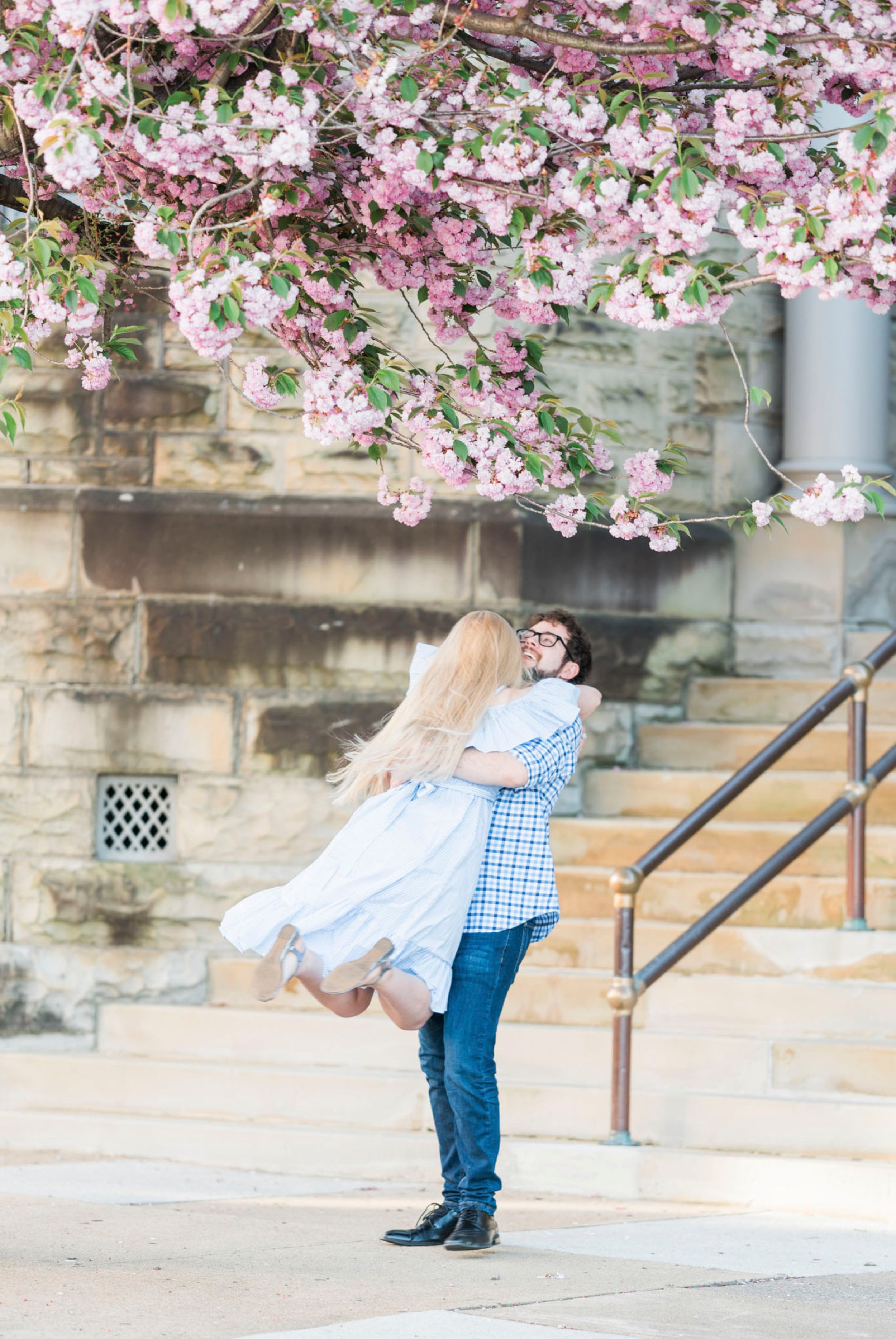 LaunceTarah_VirginiaWeddingPhotographer_EngagementSession_LynchburgVA_DowntownLynchburg_SpringEngagement 4.jpg