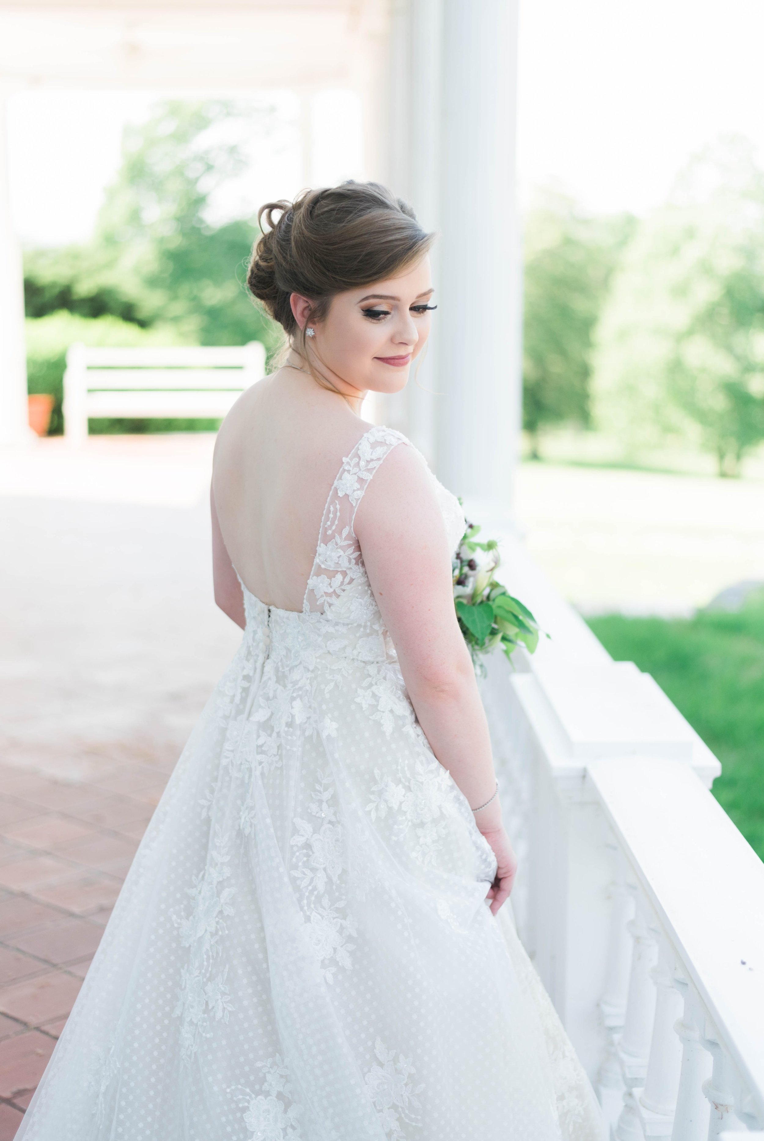 Jillian+Abi_OakridgeEstate_Wedding_VirginiaWeddingPhotographer_SpringWedding 37.jpg