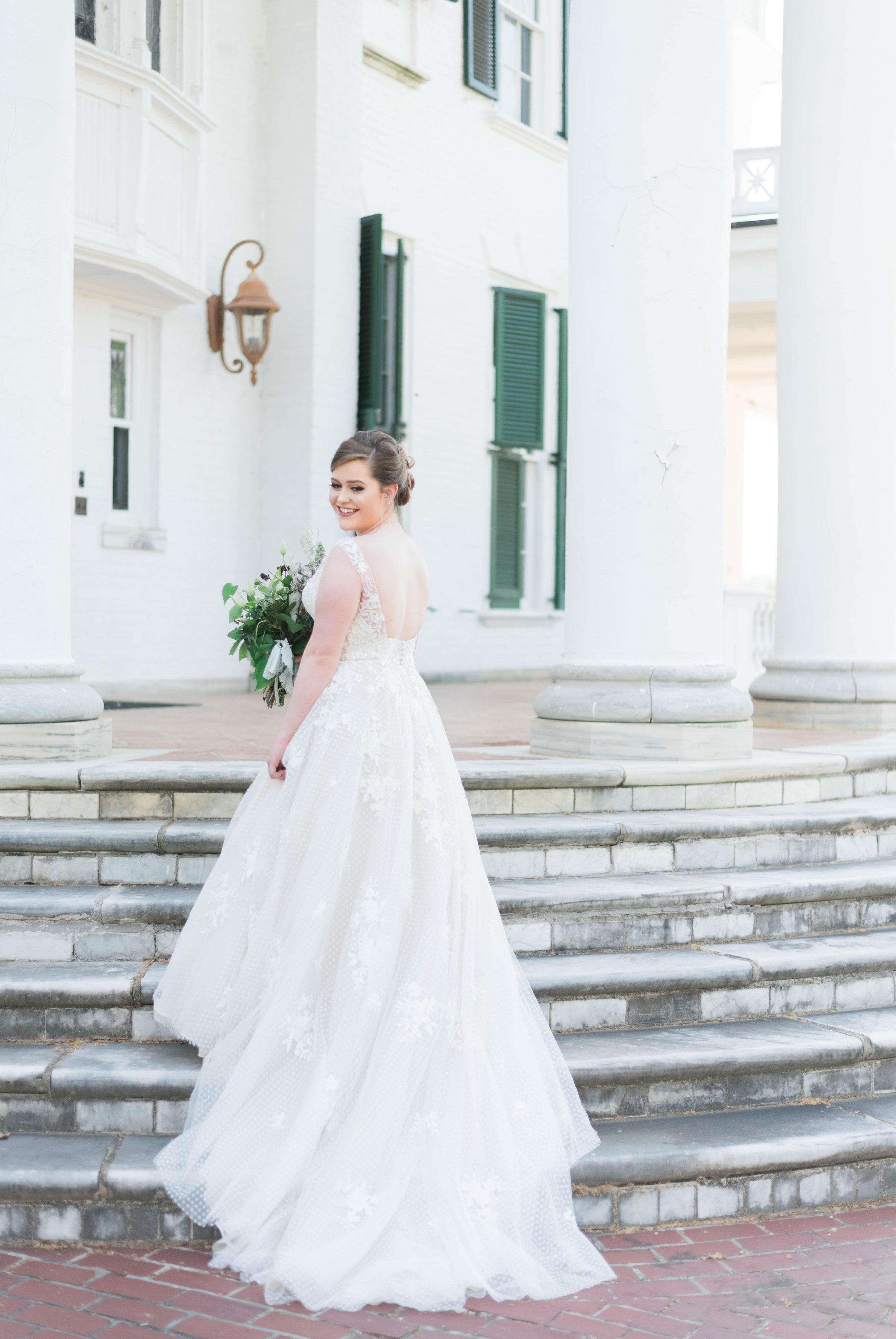 Jillian+Abi_OakridgeEstate_Wedding_VirginiaWeddingPhotographer_SpringWedding 36.jpg