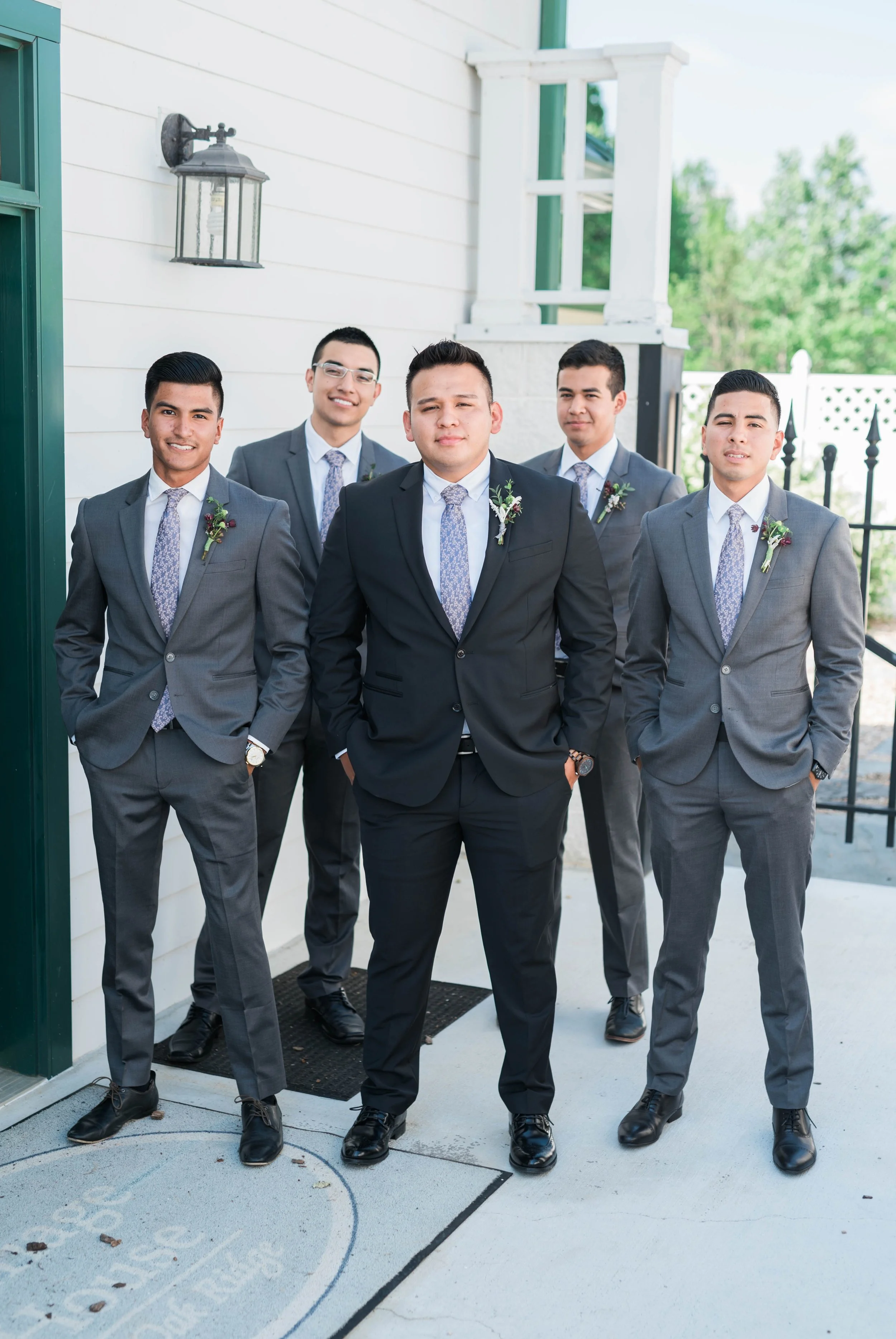 Jillian+Abi_OakridgeEstate_Wedding_VirginiaWeddingPhotographer_SpringWedding 41.jpg