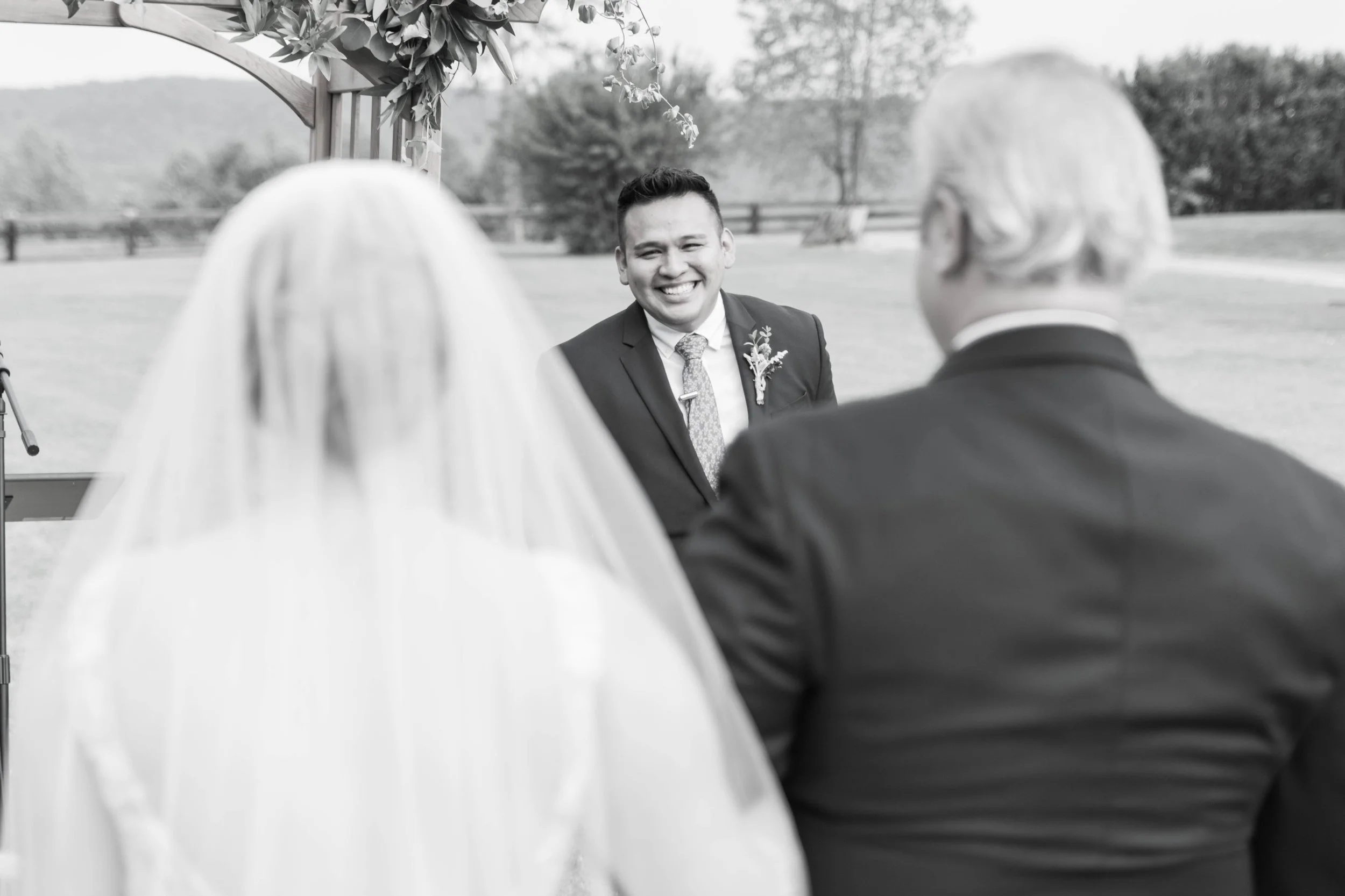 Jillian+Abi_OakridgeEstate_Wedding_VirginiaWeddingPhotographer_SpringWedding 2.jpg
