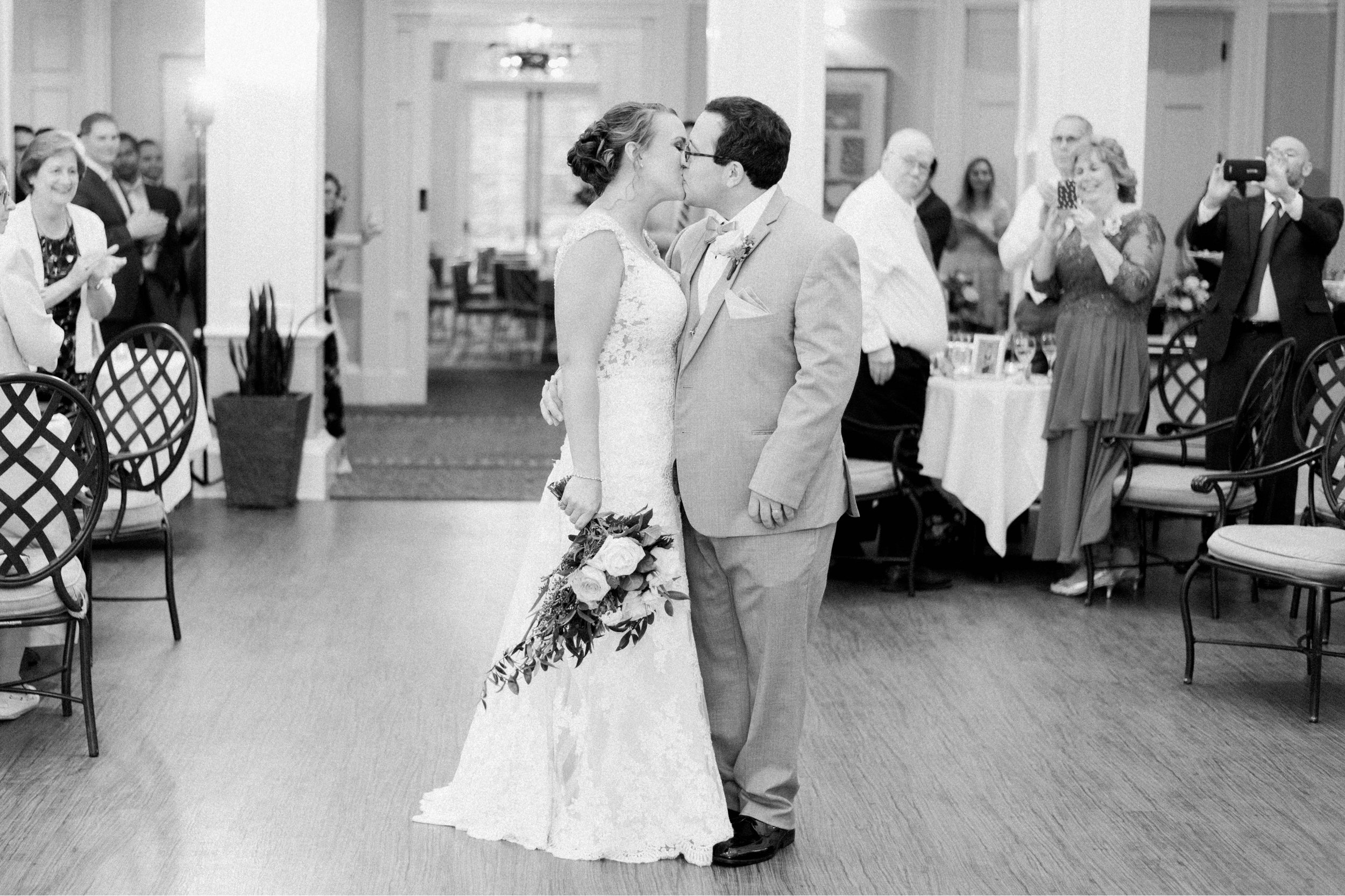 LewisGinterBotanicalGarden_richmondweddingphotographer_LynchburgweddingPhotographer_lindenRowInn_StPetersCatholicChurch_BrittneyGarrett 46.jpg