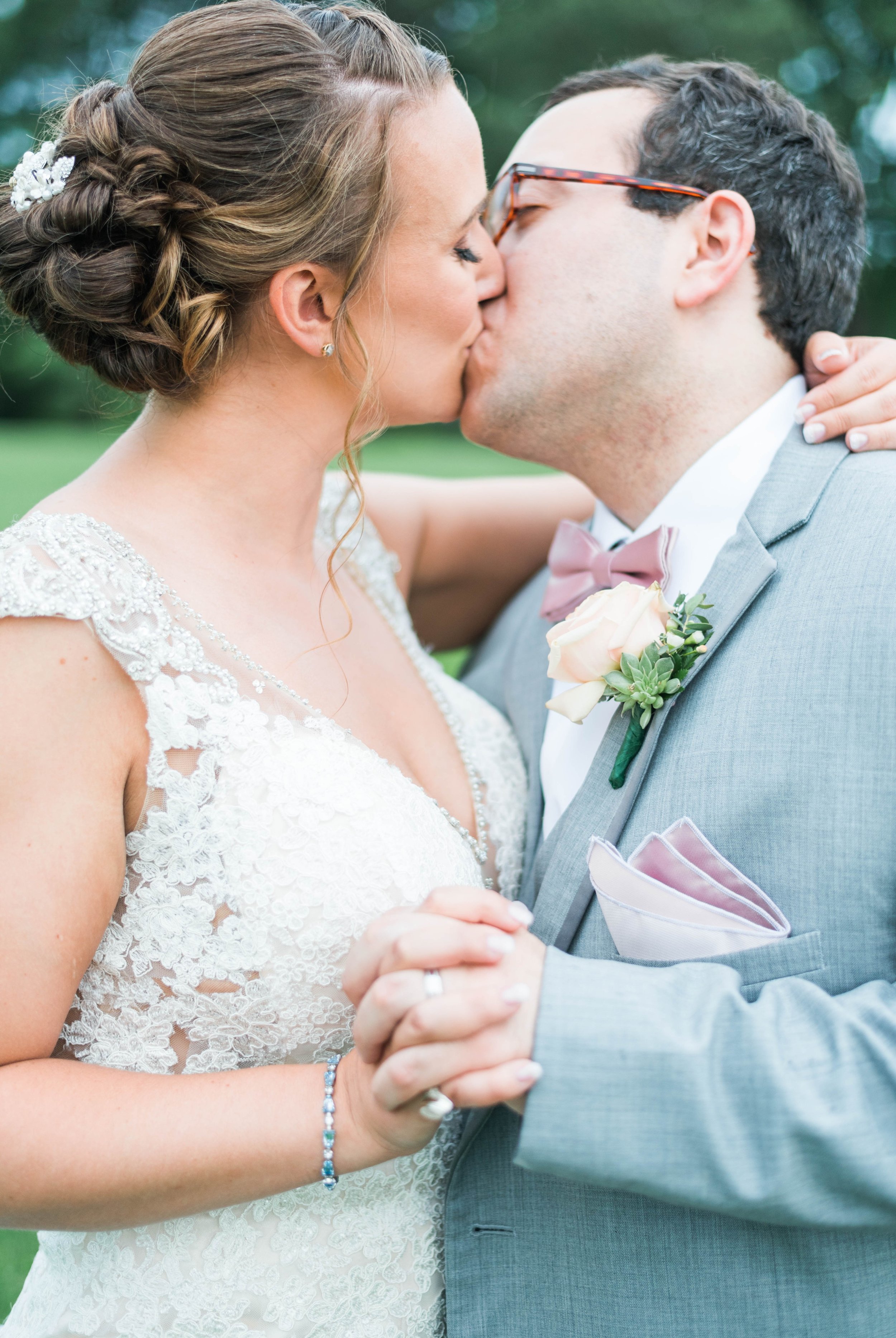 LewisGinterBotanicalGarden_richmondweddingphotographer_LynchburgweddingPhotographer_lindenRowInn_StPetersCatholicChurch_BrittneyGarrett 4.jpg