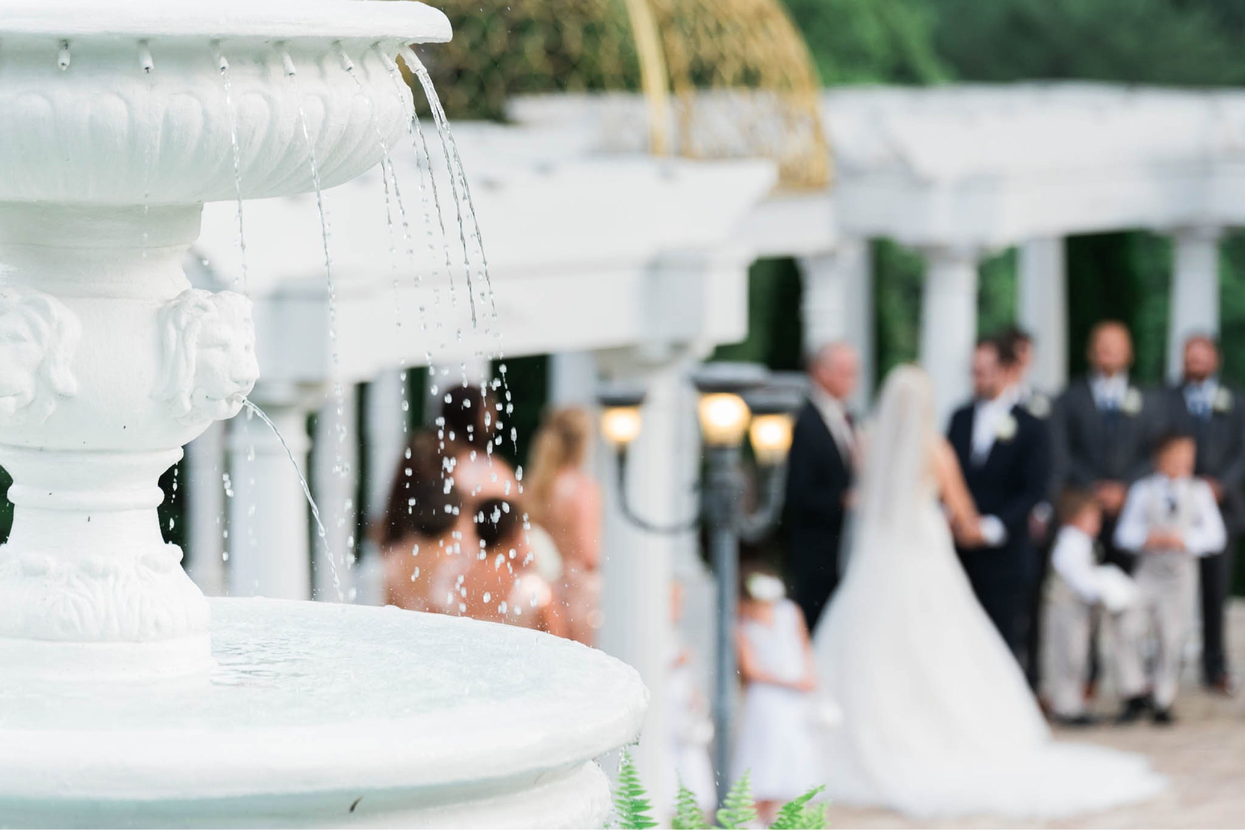 bedfordcolumns_entwinedevents_Lynchburgweddingphotographer_virginiaweddingphotographer_tarahlaunce 48.jpg