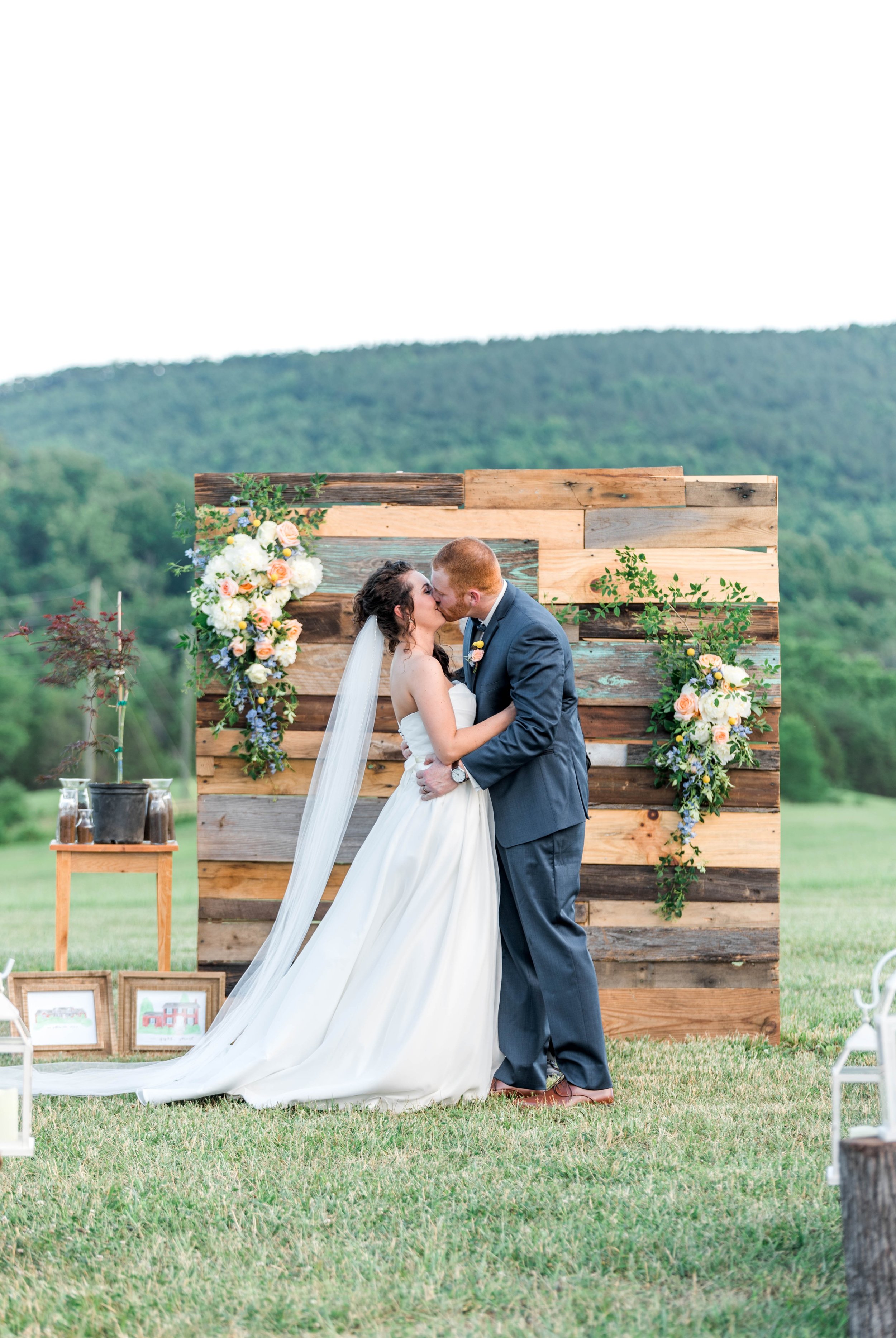 SorellaFarms_EvingtonVA_Lynchburgweddingphotographer_VirginiaweddingPhotographer_AshleyAndrewSorellaFarmsWedding 50.jpg