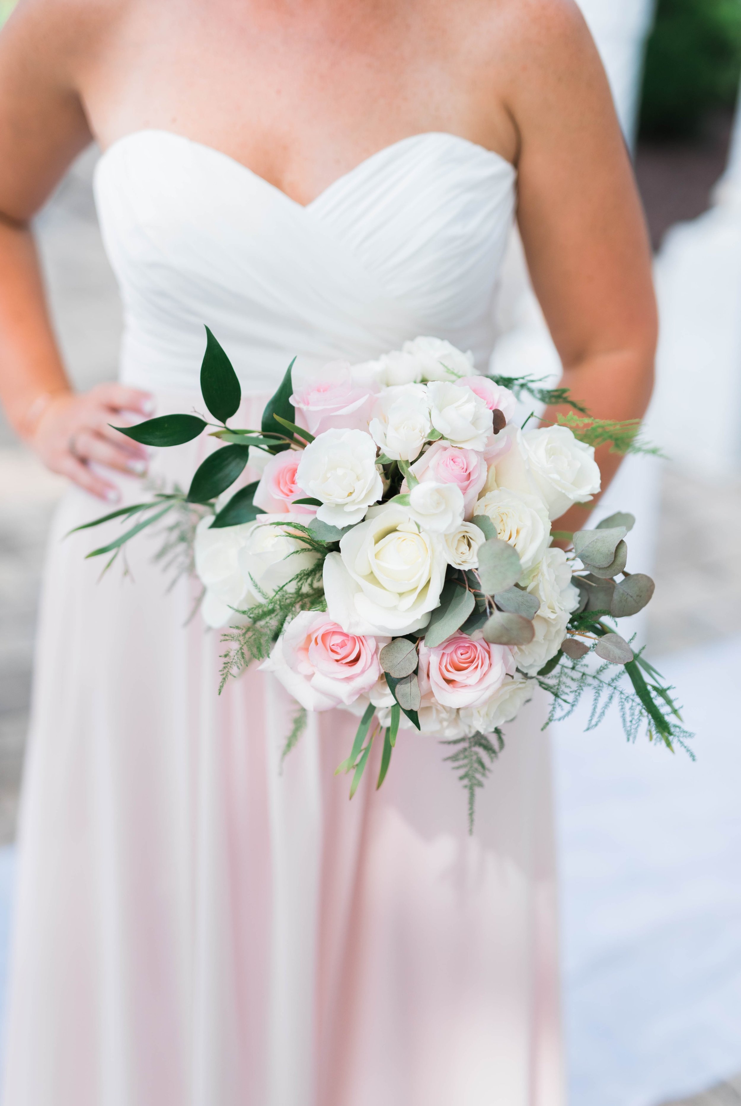 BedfordColumns_EntwinedEvents_Lynchburgwedding_VIrginiaweddingphotographer_ALlisonNIck 24.jpg