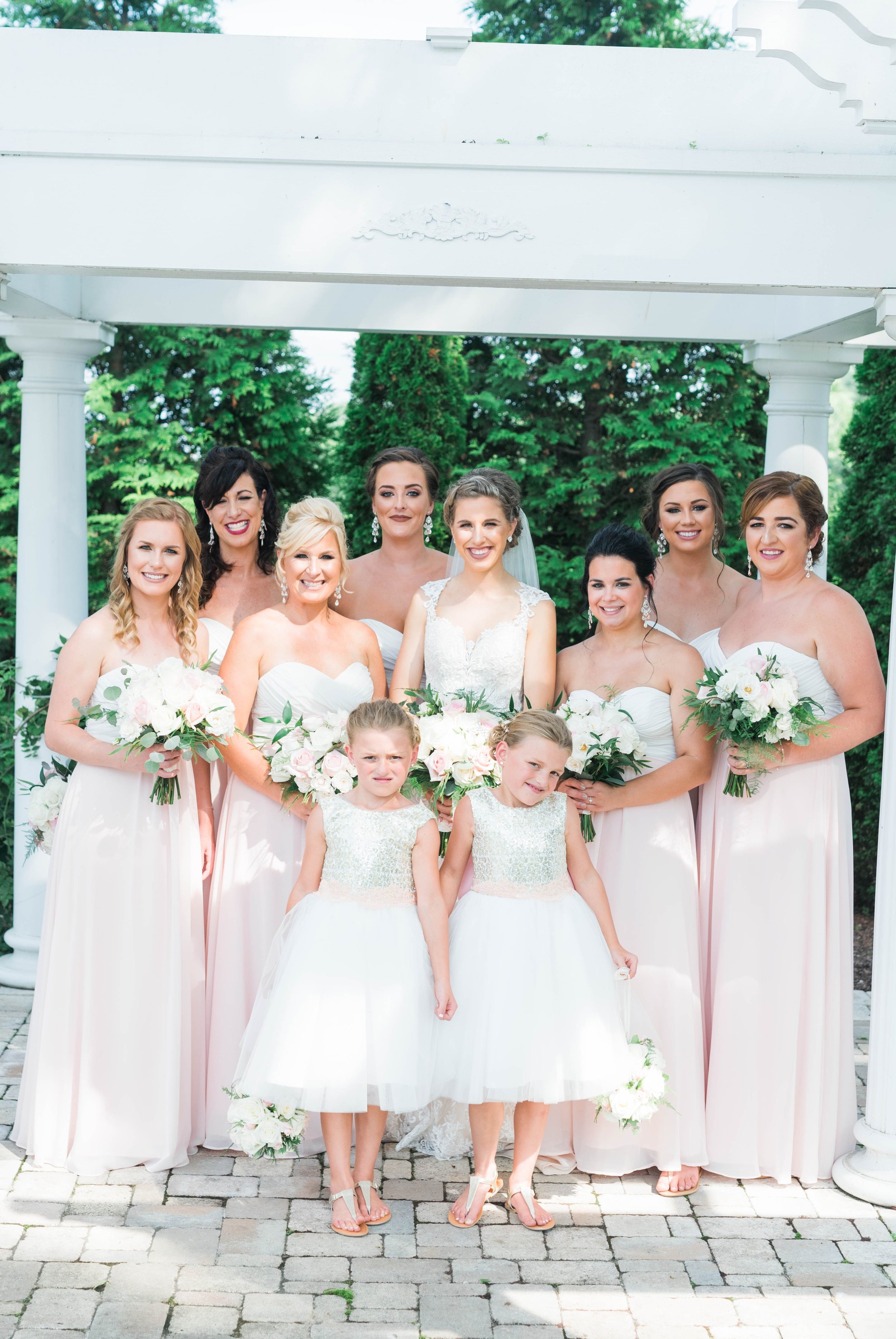 BedfordColumns_EntwinedEvents_Lynchburgwedding_VIrginiaweddingphotographer_ALlisonNIck 28.jpg