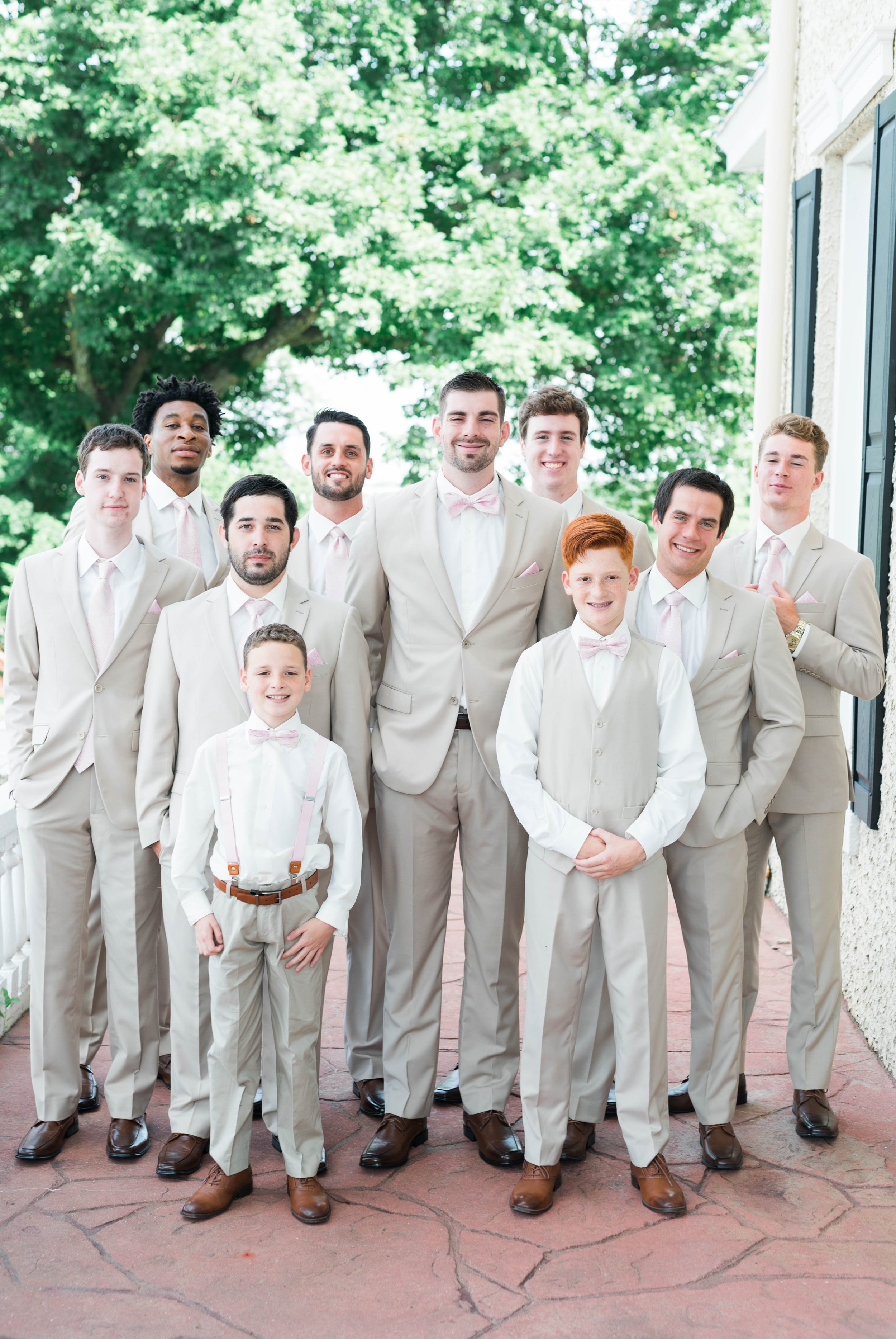 BedfordColumns_EntwinedEvents_Lynchburgwedding_VIrginiaweddingphotographer_ALlisonNIck 31.jpg