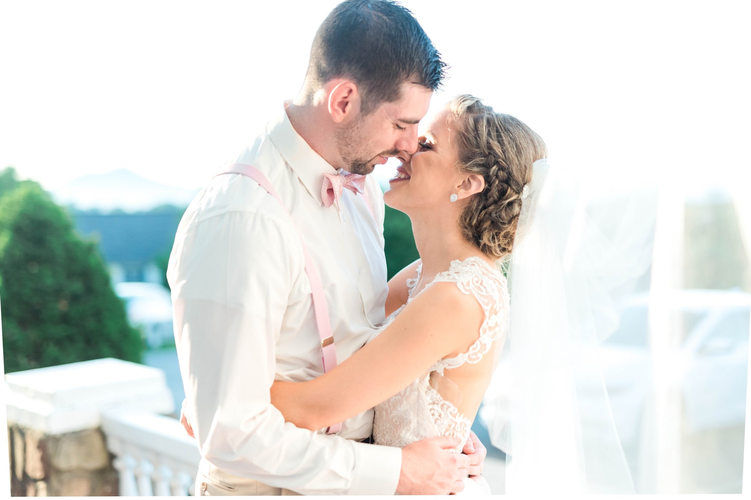 BedfordColumns_EntwinedEvents_Lynchburgwedding_VIrginiaweddingphotographer_ALlisonNIck 15.jpg