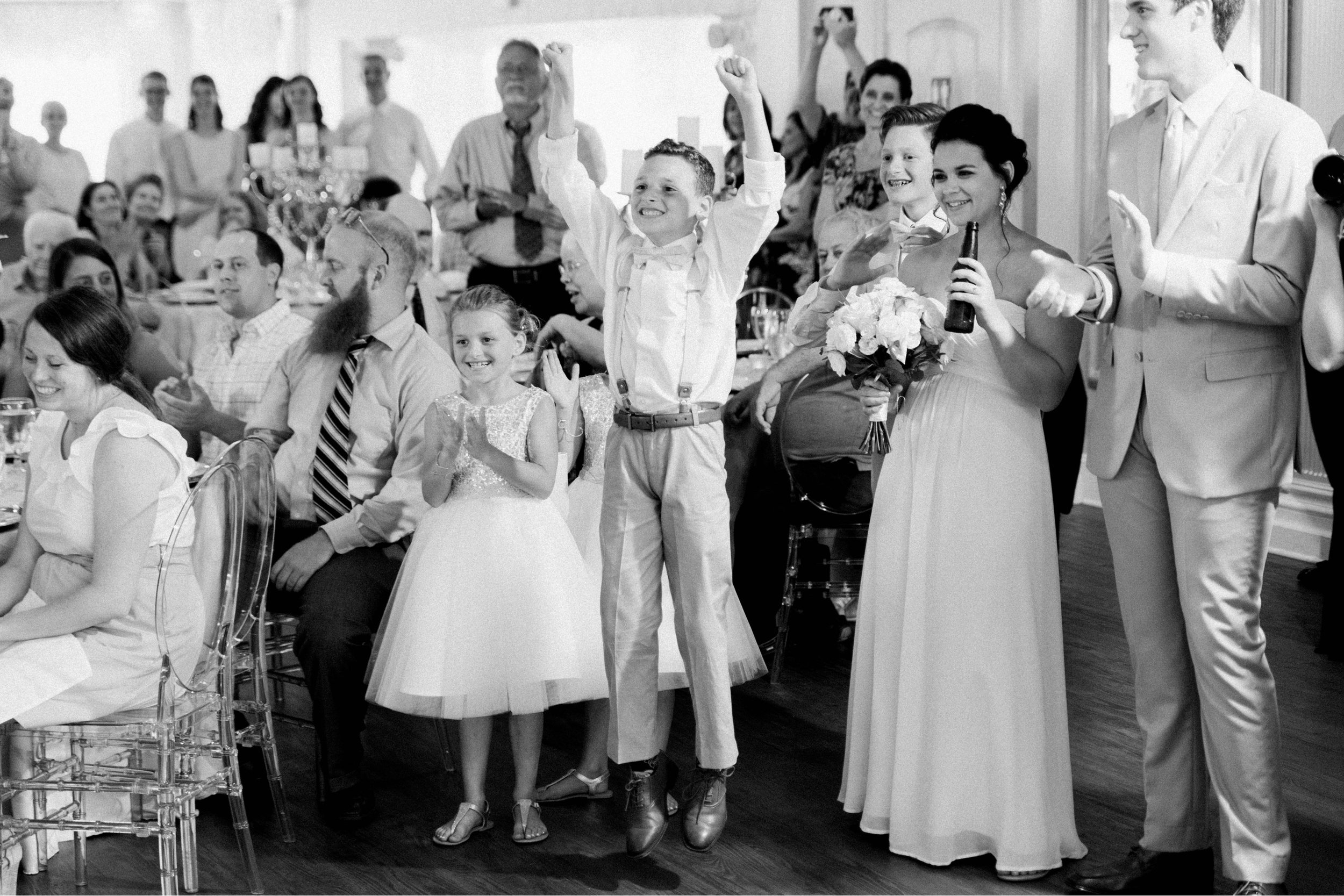 BedfordColumns_EntwinedEvents_Lynchburgwedding_VIrginiaweddingphotographer_ALlisonNIck 14.jpg