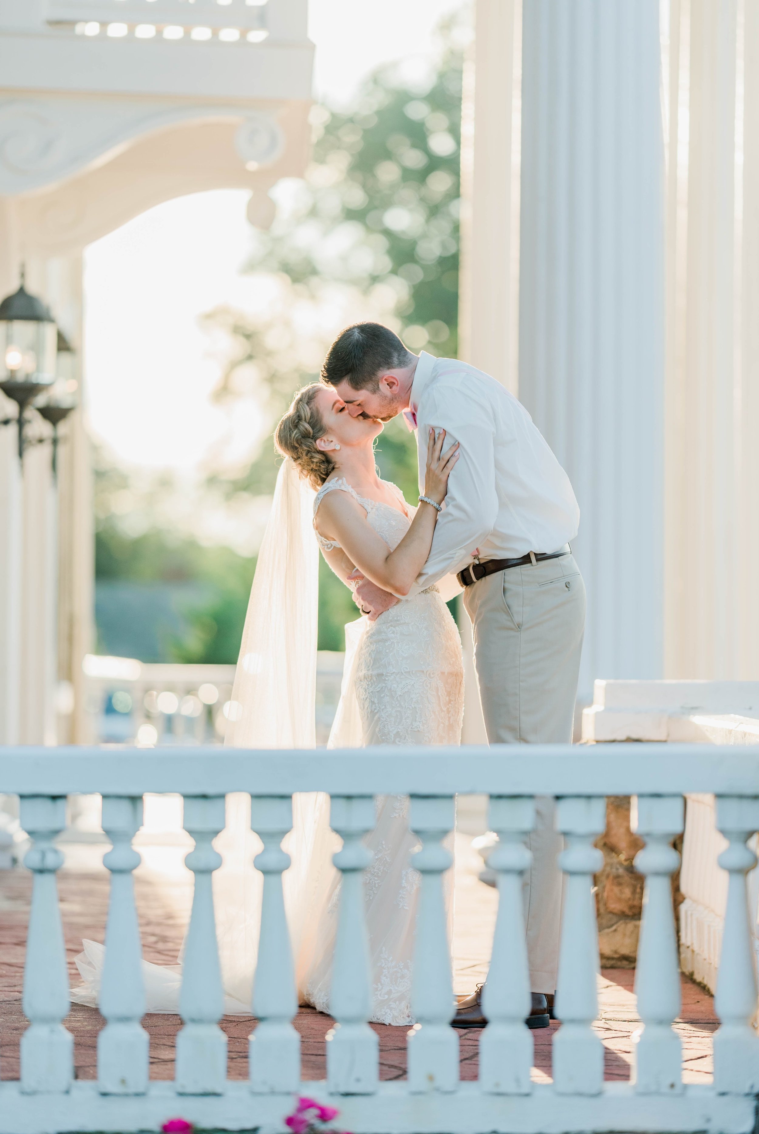 BedfordColumns_EntwinedEvents_Lynchburgwedding_VIrginiaweddingphotographer_ALlisonNIck 26.jpg