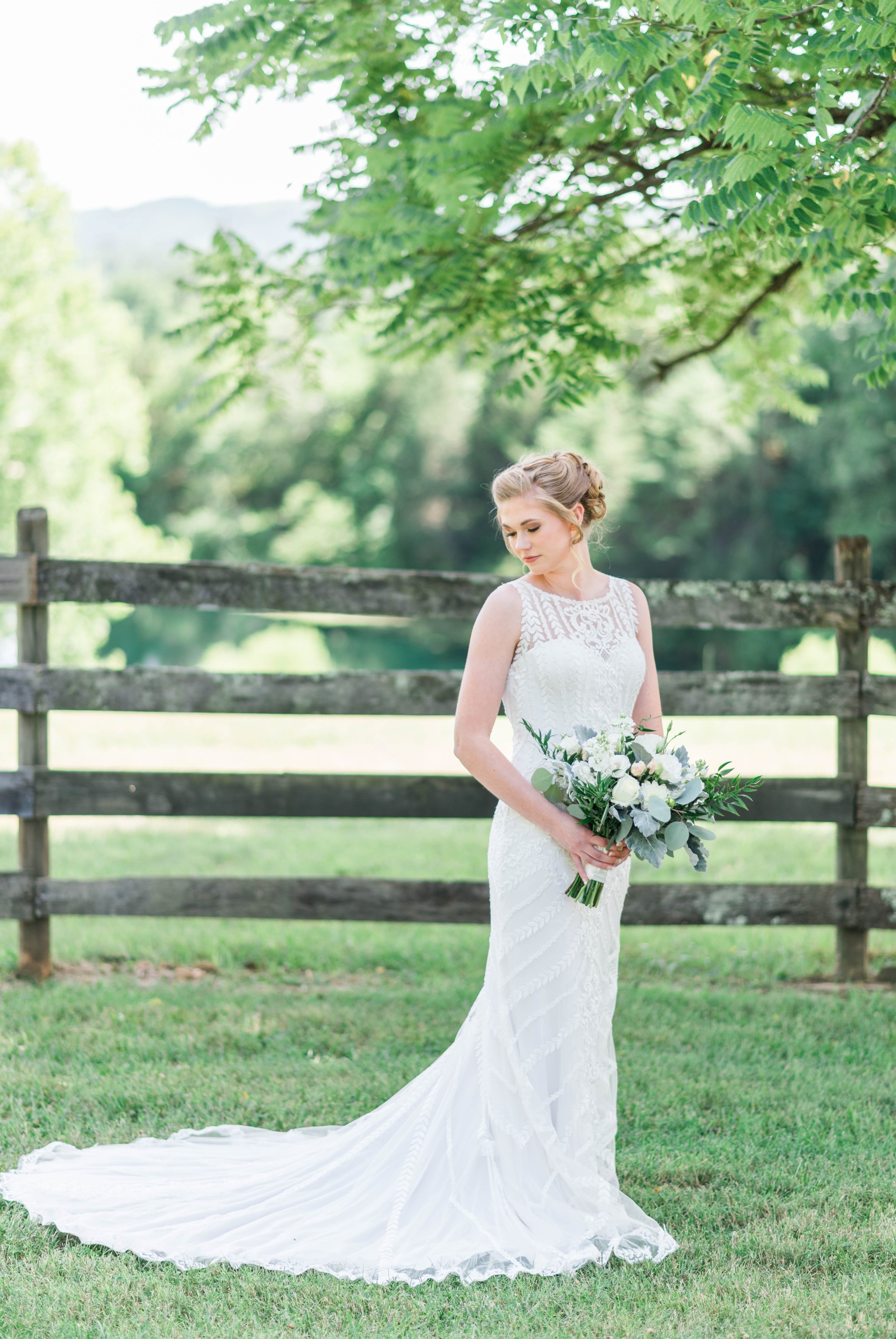 SorellaFarms_VirginiaWeddingPhotographer_BarnWedding_Lynchburgweddingphotographer_DanielleTyler 39.jpg