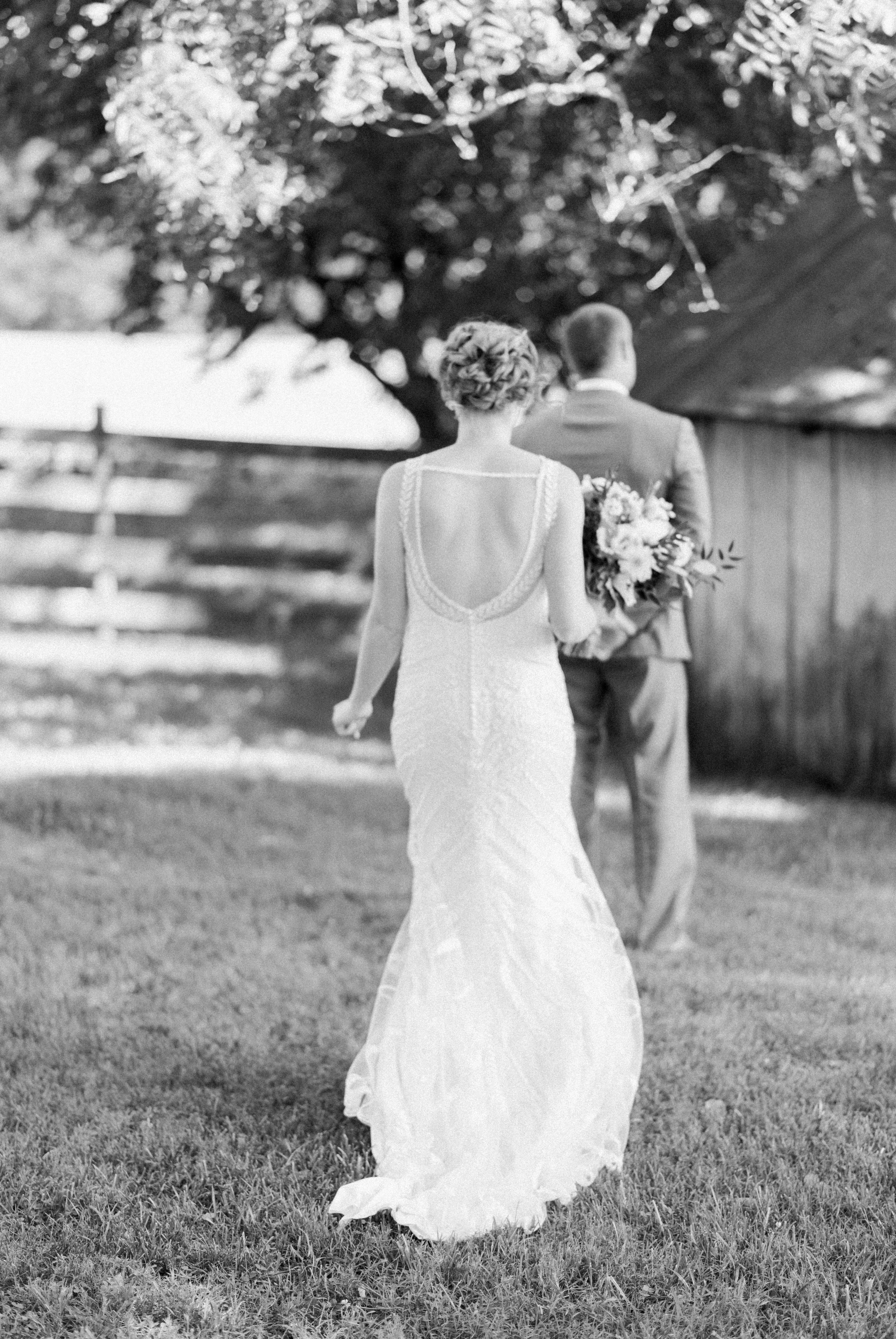 SorellaFarms_VirginiaWeddingPhotographer_BarnWedding_Lynchburgweddingphotographer_DanielleTyler 28.jpg