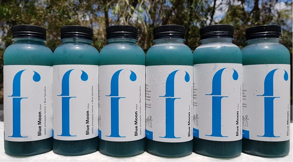 Blue Moon – Blue Spirulina is incredibly high in antioxidants and can help combat stress and immune weakness, which is exactly why we wanted to get our hands on some! This juice has a beautiful tropical flavour and will leave you feeling uplifted and energised. * Apple, pineapple, lemon, blue spirulina