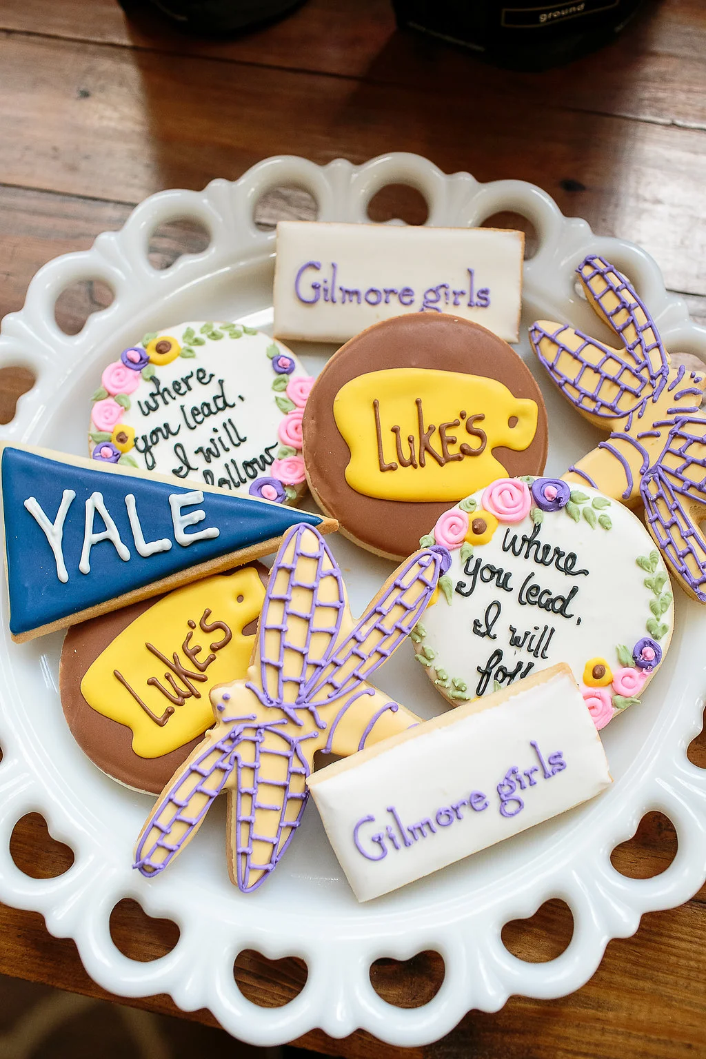 https://www.facebook.com/GilmoreGirls/