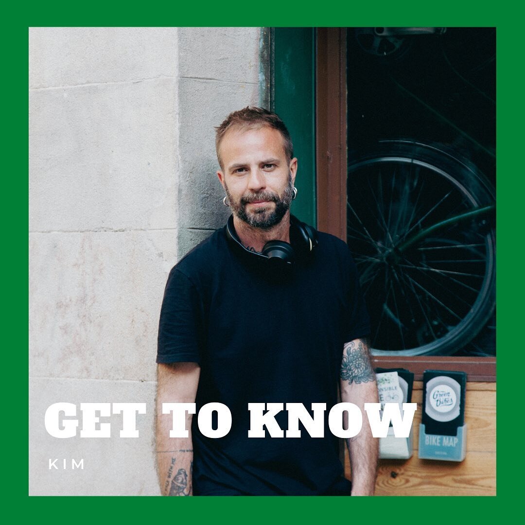 🚲 get to know Kim 🚲 

Kim loves Spain and especially Barcelona. For this reason, he moved to this vibrant city 5 years ago. He has been working for Green Bikes for almost a year now. Kim started here as a guide because he likes to tell about his ex