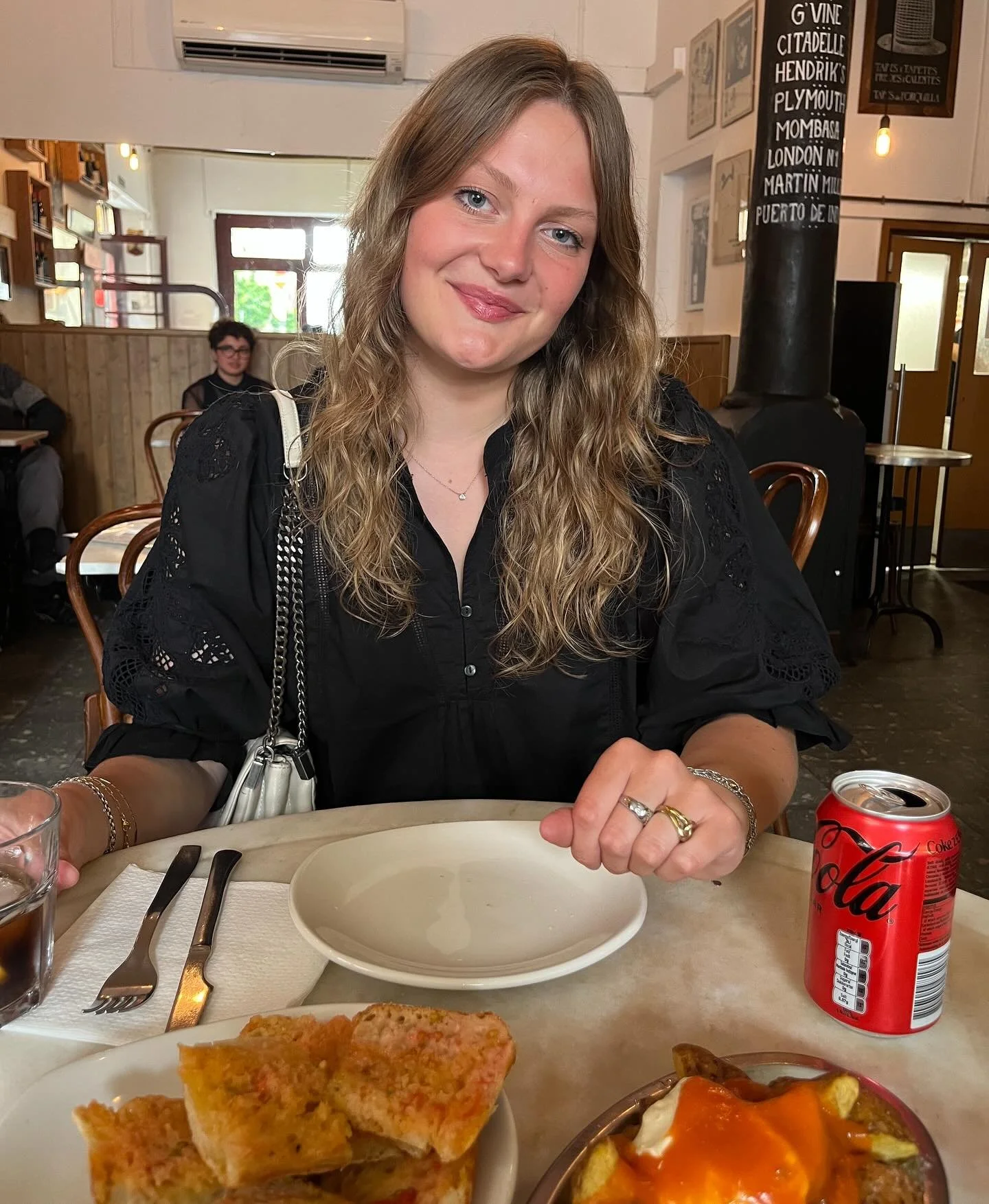 🚲GREEN BIKES TIP🚲

-Can Codina- 

Hidden gem in the heart of Gr&agrave;cia! ✨🥘

If you&rsquo;re looking for a truly authentic Catalan eatery in Barcelona, Can Codina is a must. 

No tourist fuss, but pure flavours, honest dishes and that typical l