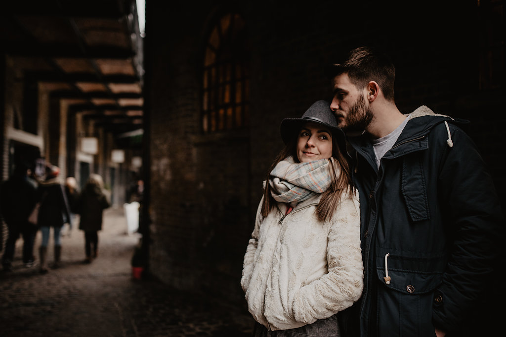 snowy engagement session in London Camden by Lapela Photography