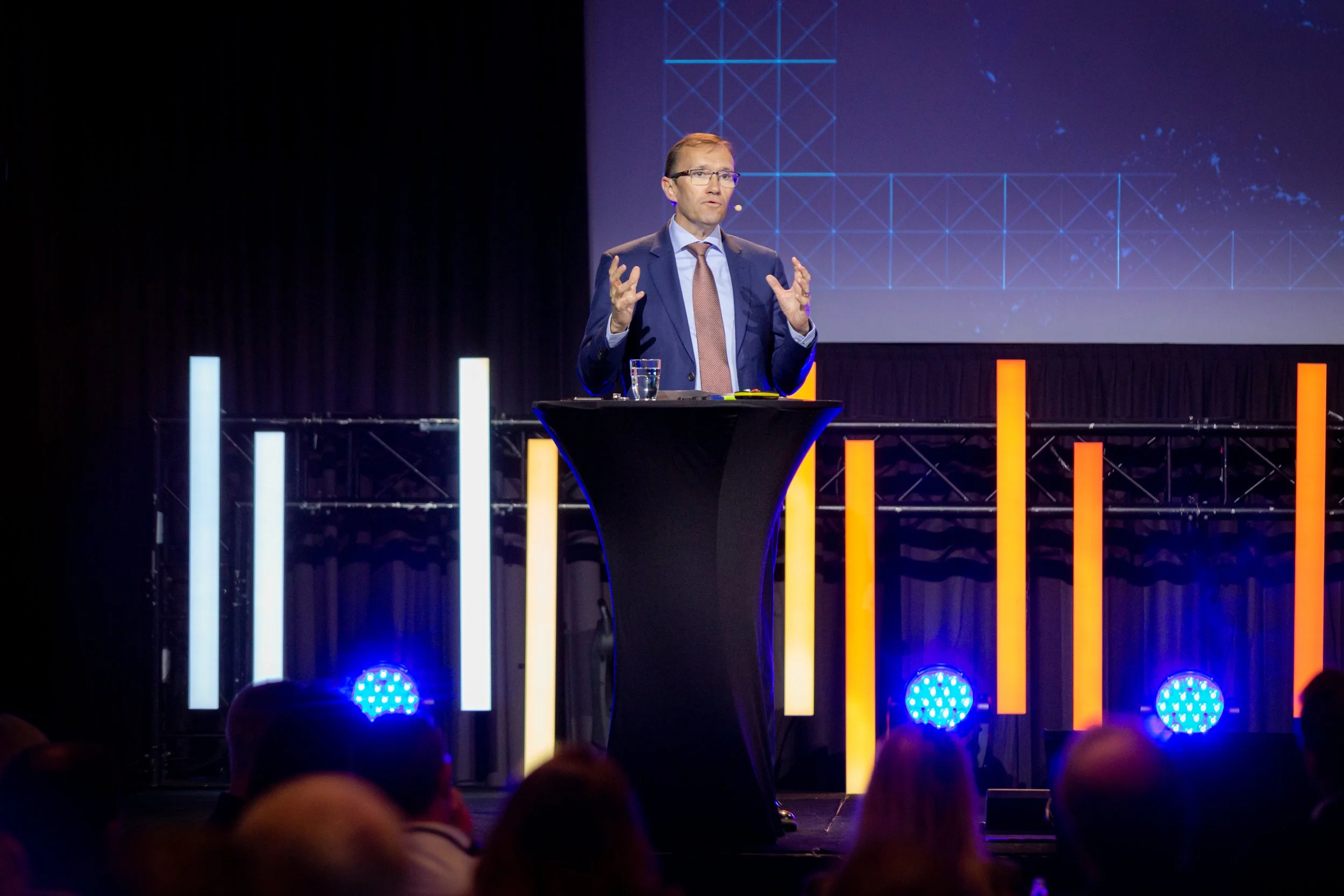 Utenriksminister, Espen Barth Eide, innleder under Kongsberg Gruppens årlige EMM.