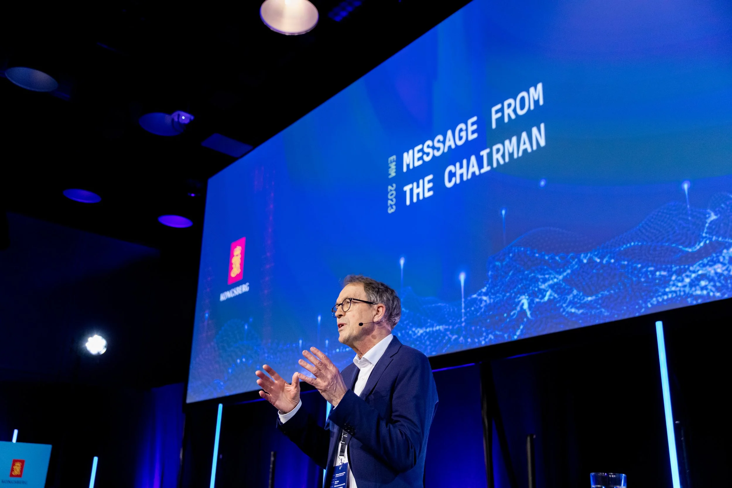 Styreleder i Kongsberg Gruppen, Eivind Reiten, gir sine beskjeder.