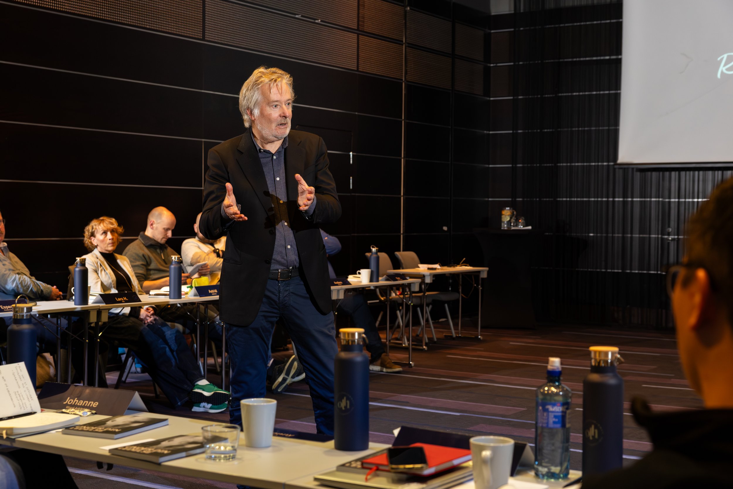 Torry Pedersen, tidligere sjefredaktør i VG, snakker på Ordtilhandlings lederutviklingsprogram.