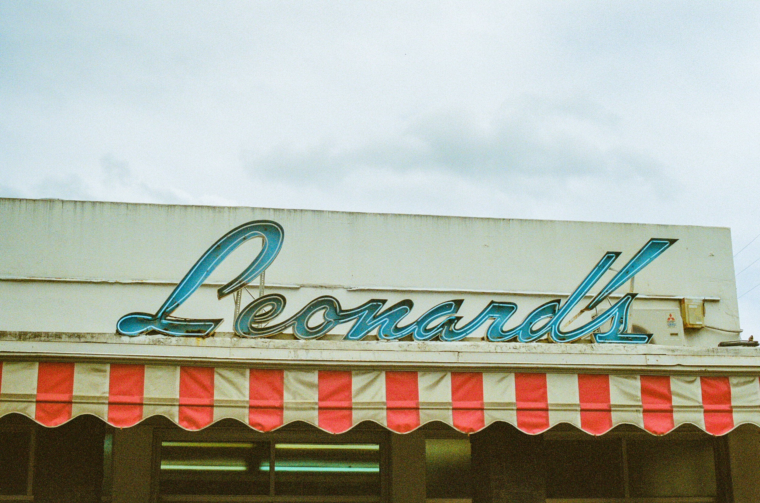 roll_024_hawaii_palm_springs_portra_800@400_finals-016.jpg