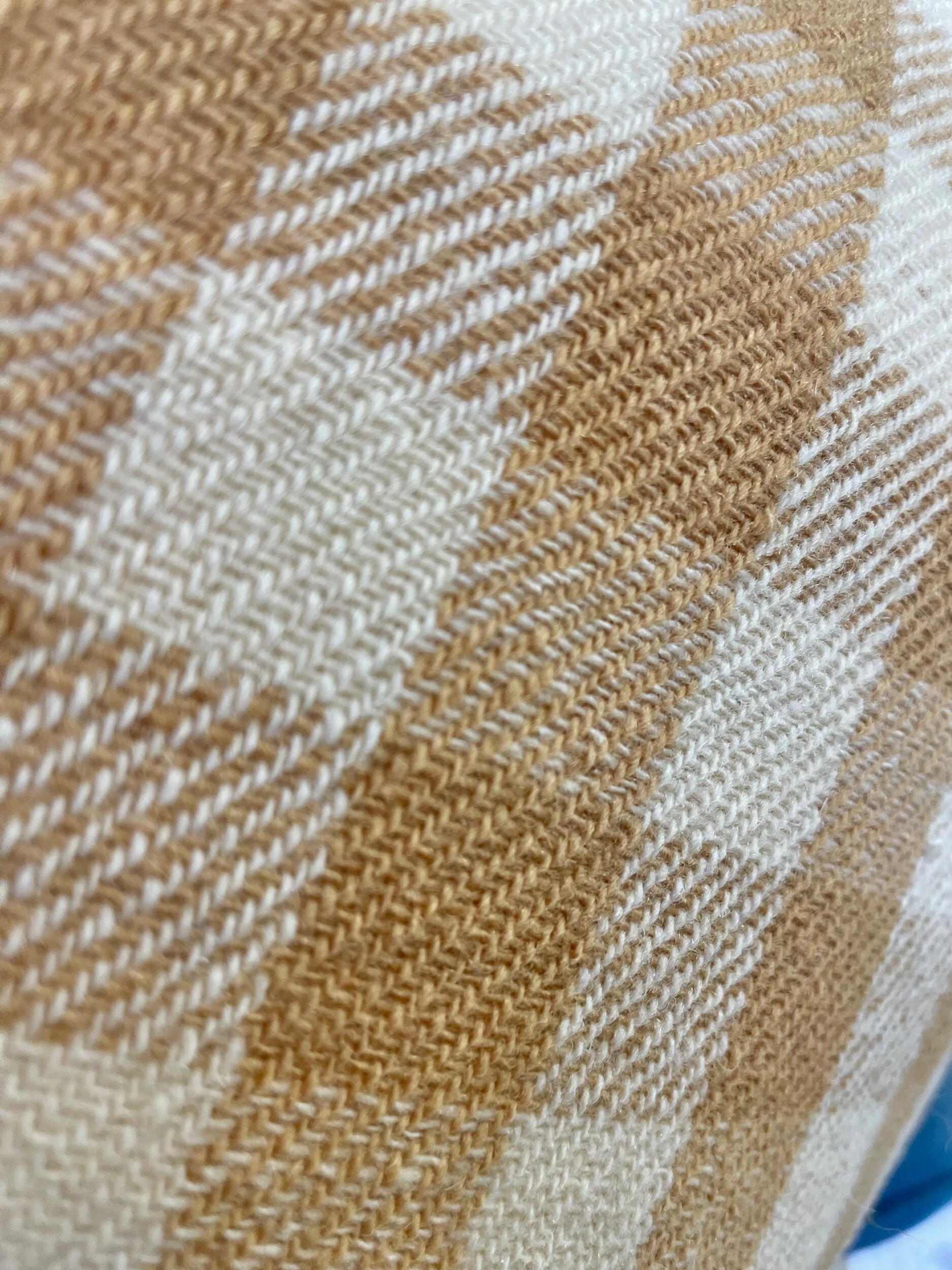 8C69043B-25FB-4166-9C40-1547E4A2B0CF