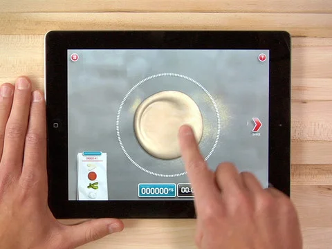 DOMINOS_PizzaHero.jpg