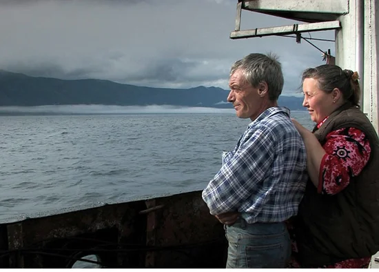 MARINA UND SASCHA, KOHLESCHIFFER / MARINA AND SASHA, COAL SHIPPERS (2008) — Ivette Löcker