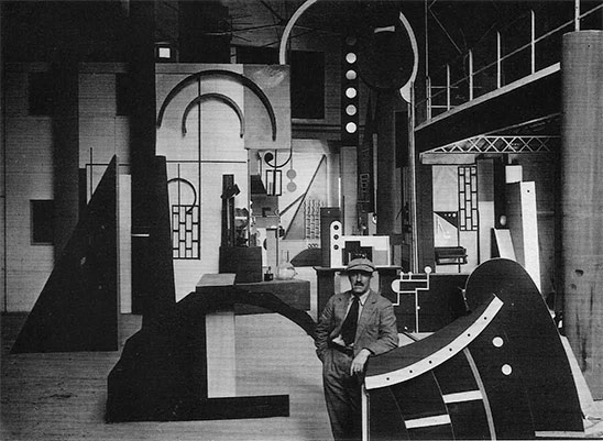 Fernand Léger on the set of L’INHUMAINE