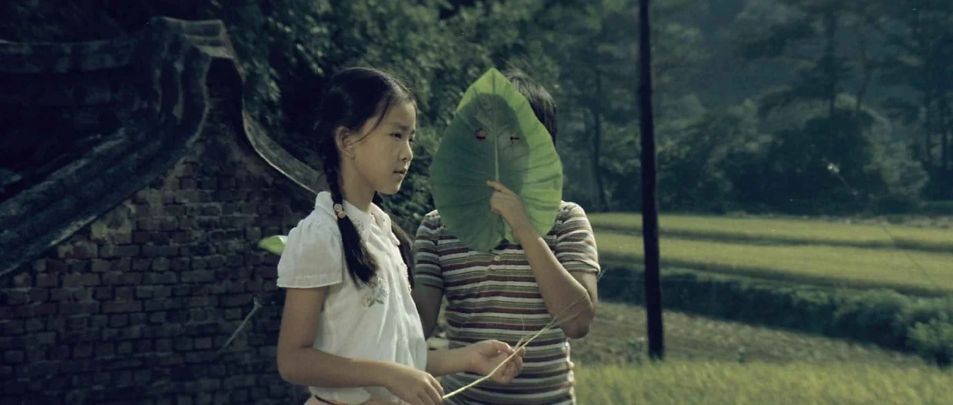 THE GREEN, GREEN GRASS OF HOME (1982)