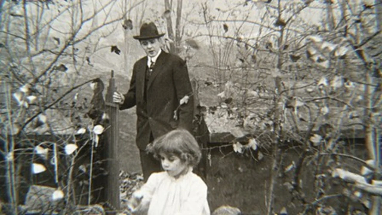 FALLING LEAVES (1912) by Alice Guy Blaché.jpg