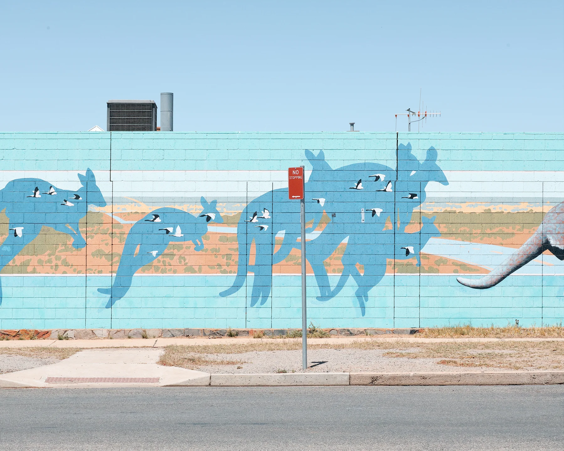 There were some impressive murals spotted during our road trip. There’s a lot of artistic talent in the outback.